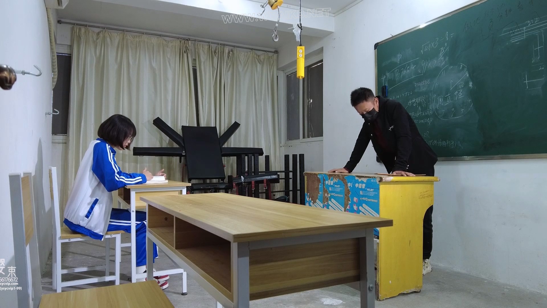 《老师垂涎学生樱子美色》颜值在线的在校艺术生！她的声音即甜又软，身材也是不用…