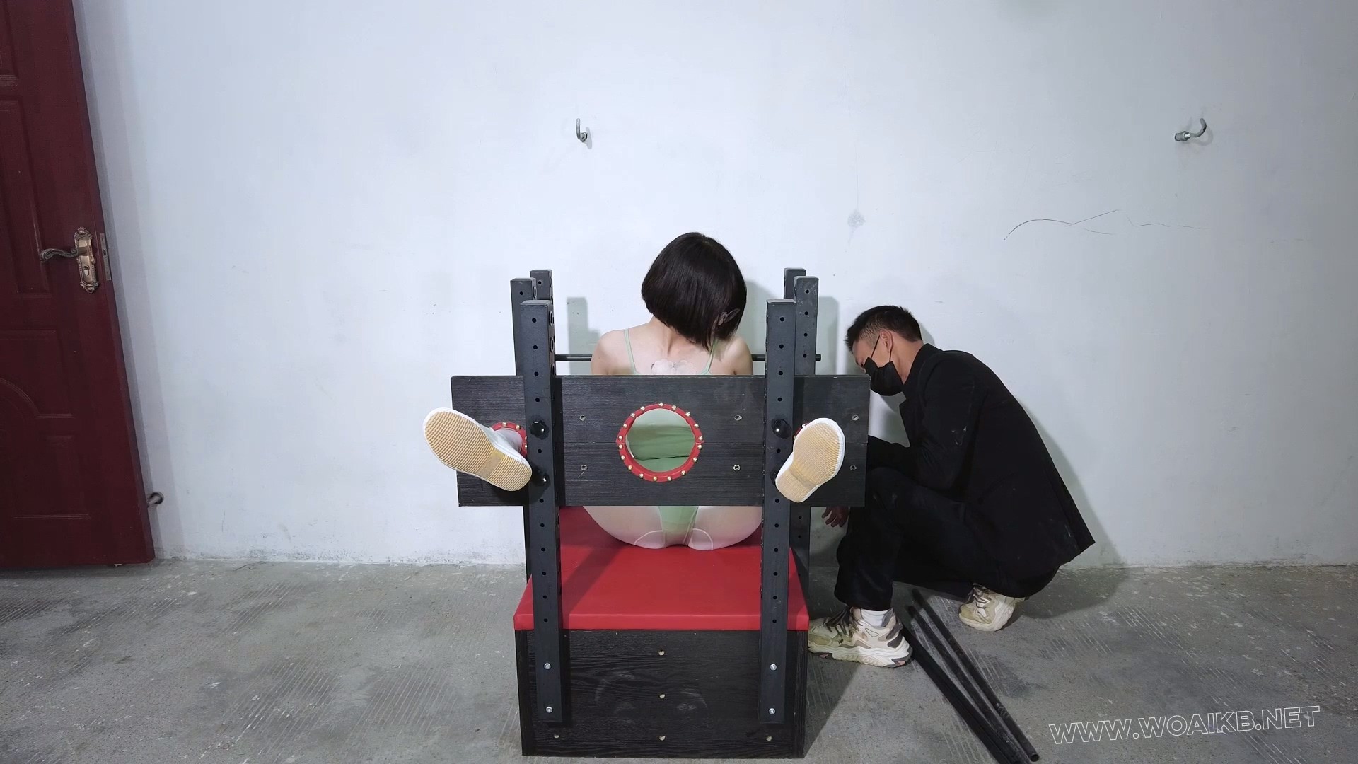 《老师淫威下的三好学生》 颜值在线的在校艺术生声音即甜又软身材更是不用说！棒棒... 预览图 4