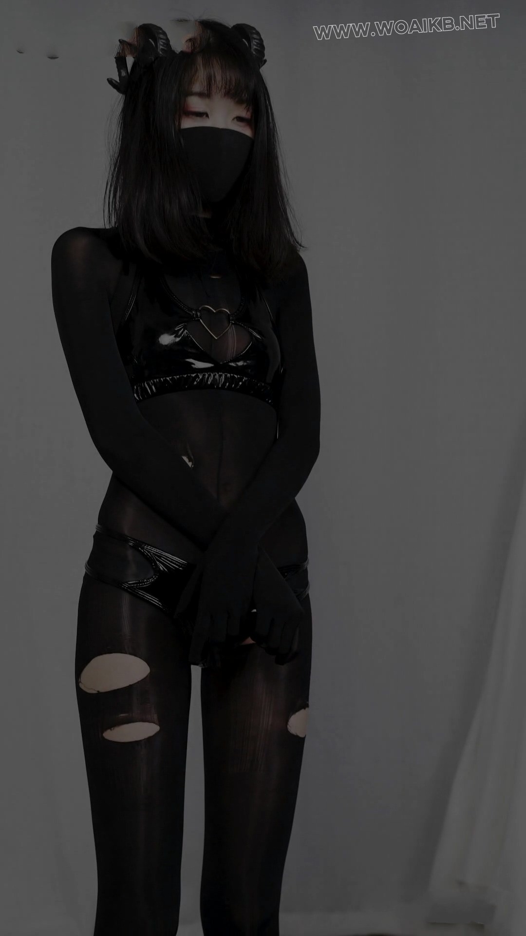 惩戒魅魔2下集 修女化身冷艳女S 重枷，强制侍奉 袭胸 踩踏 脚交 鞭打 百合调教 痴…