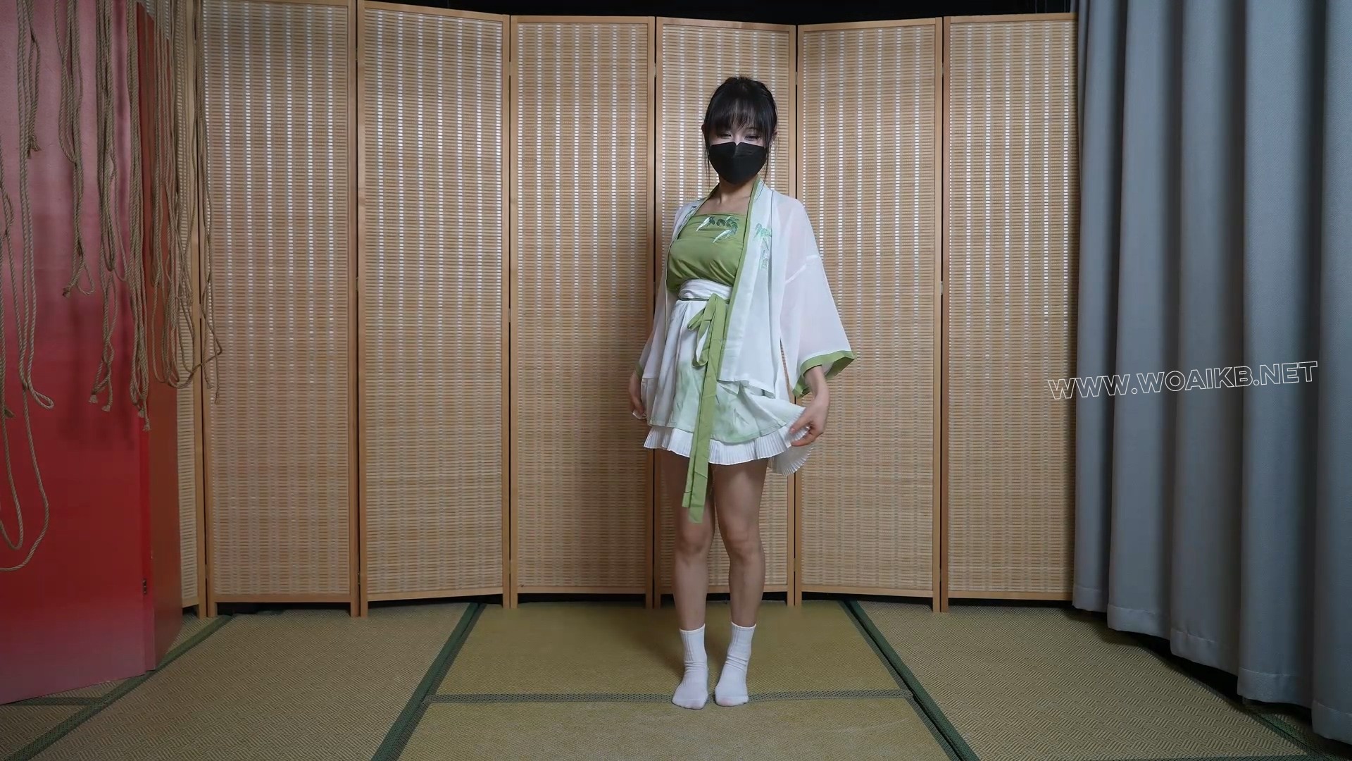 小0-抹油，绑脚趾，玩弄小0的脚脚！