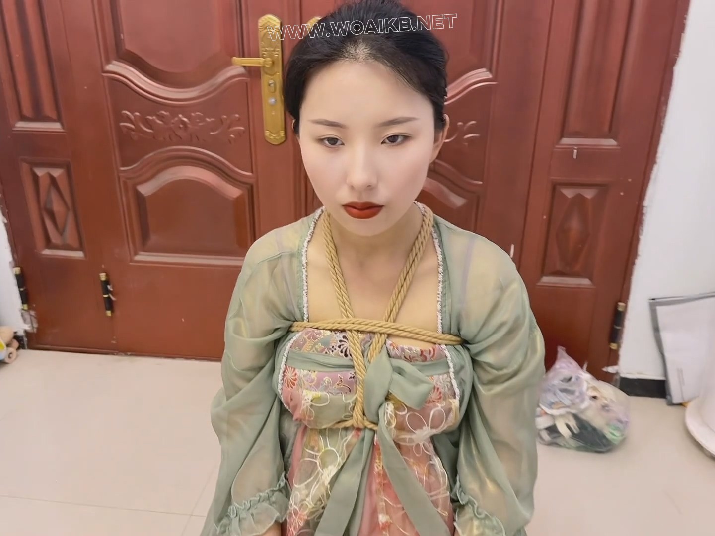 绿衣汉服慧慧与深喉y具口球的较量 嘴唇多次紧紧闭合 堵嘴口水福利