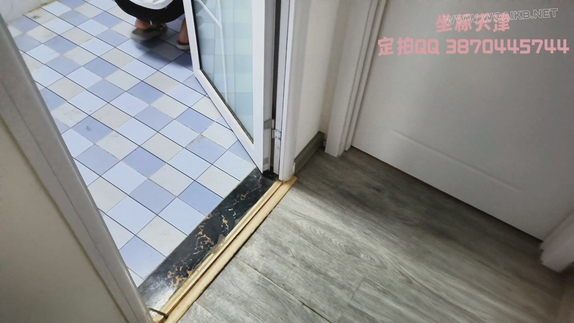 雪儿jk肉丝白丝小白鞋，被口水淹没的一天，恋足，舔，揉熊，qj，抚摸