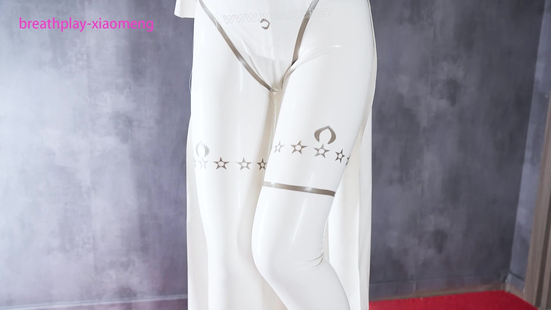 【小萌同学】白色修女乳胶衣闷绝，呼吸地狱GC