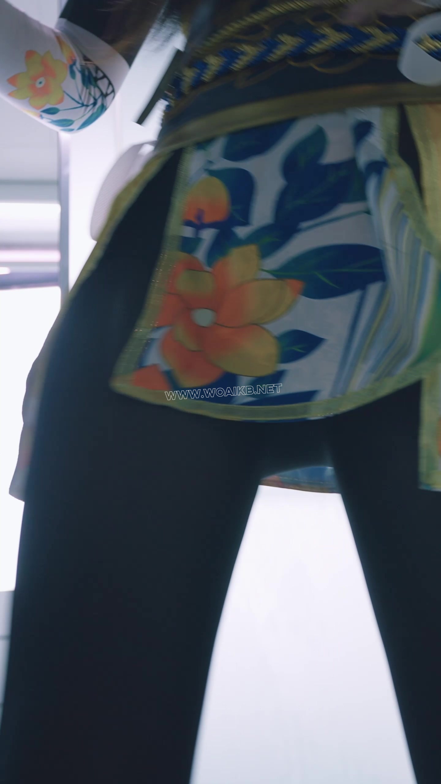 狂热粉丝绑架迷晕美湖桃，单腿吊绑罚站+迷晕+cos胡桃+AV棒+蛋蛋+强羔 悠米作品《co...