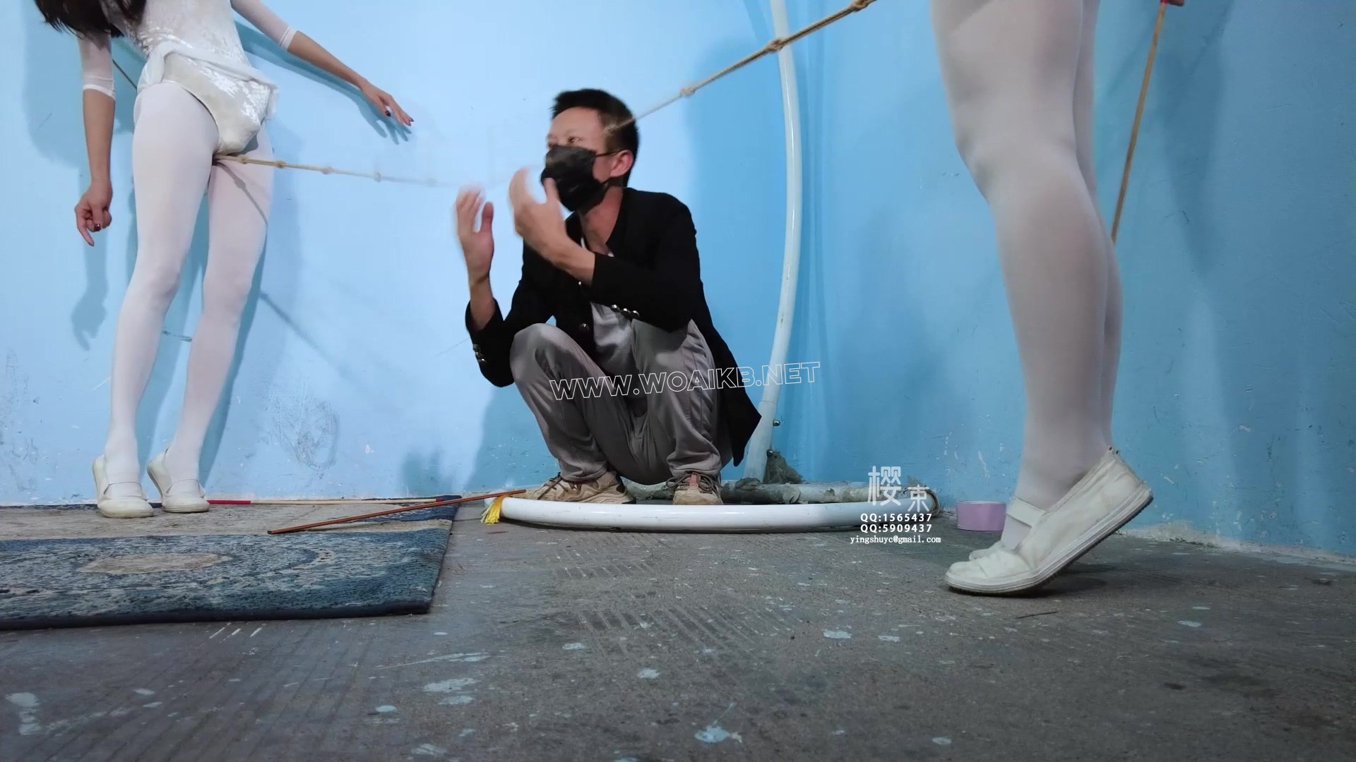 《石头剪刀布》老师让两个舞蹈生上绳上进行走绳训练！两人石头剪刀布谁输就要被对... 预览图 18