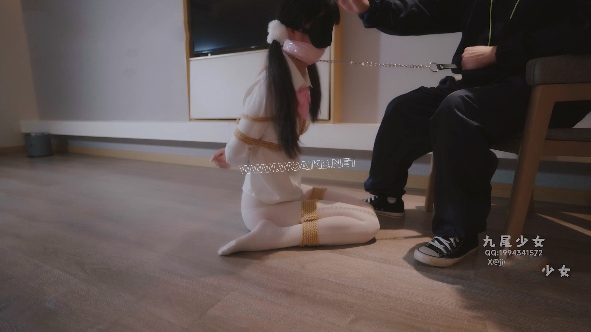 白丝少女全身捆绑在柜子中，白丝美腿诱人，全身捆绑，强制玩弄+玩具调教GC（第一视... 预览图 7