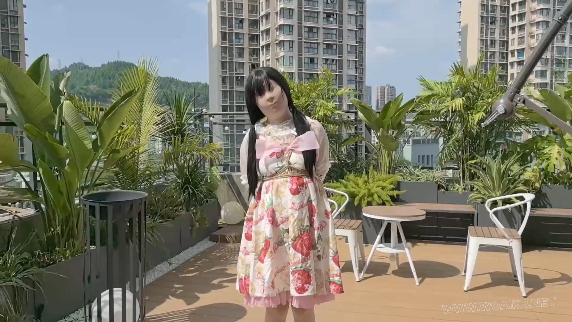 人偶养成记 一年时间每天十个小时的丝袜全包 让她形成肌肉记忆 接受自己人偶的身份 预览图 3