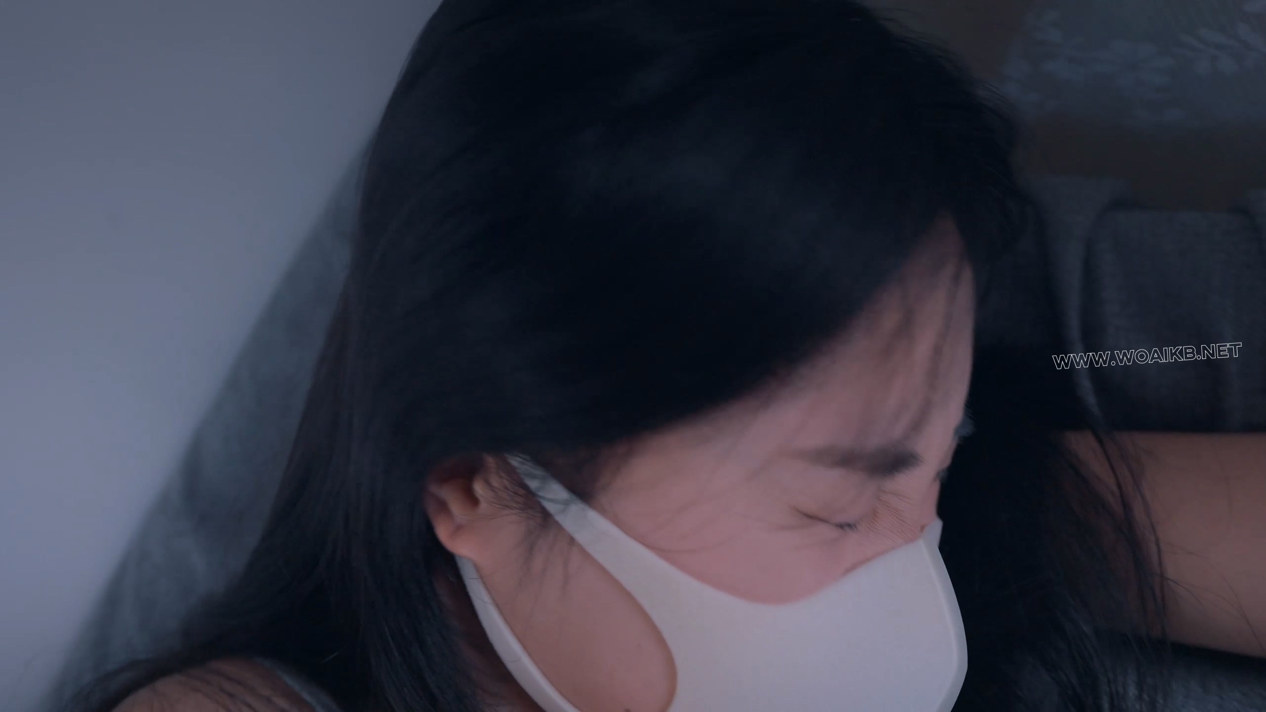 字幕版《应聘的女模特》上门应聘模特，谁知对方是一个丝袜控，看着女主骚气的大腿... 预览图 3