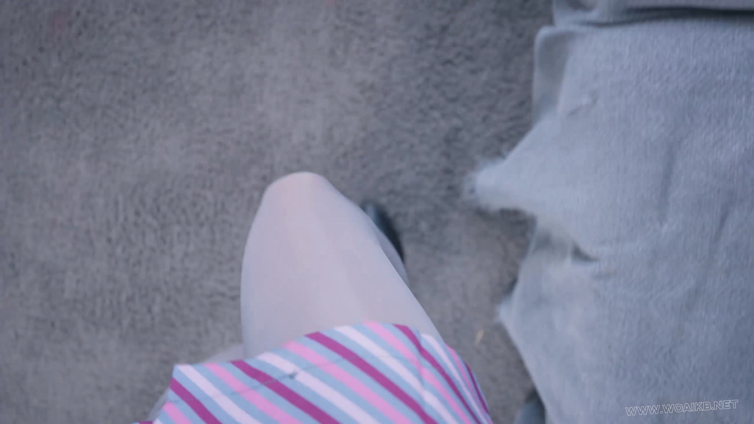 《美女空姐劫持记3》字幕版 空姐给领导送文件，被猥琐上司捆绑强行玩弄丝足丝腿、…