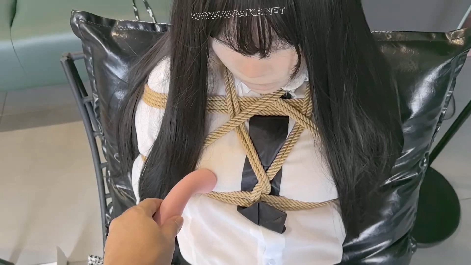 好奇小秘TJ日记 紧缚 滴蜡 sp 强G 电击 防毒面具 欲罢不能 昏迷 预览图 7