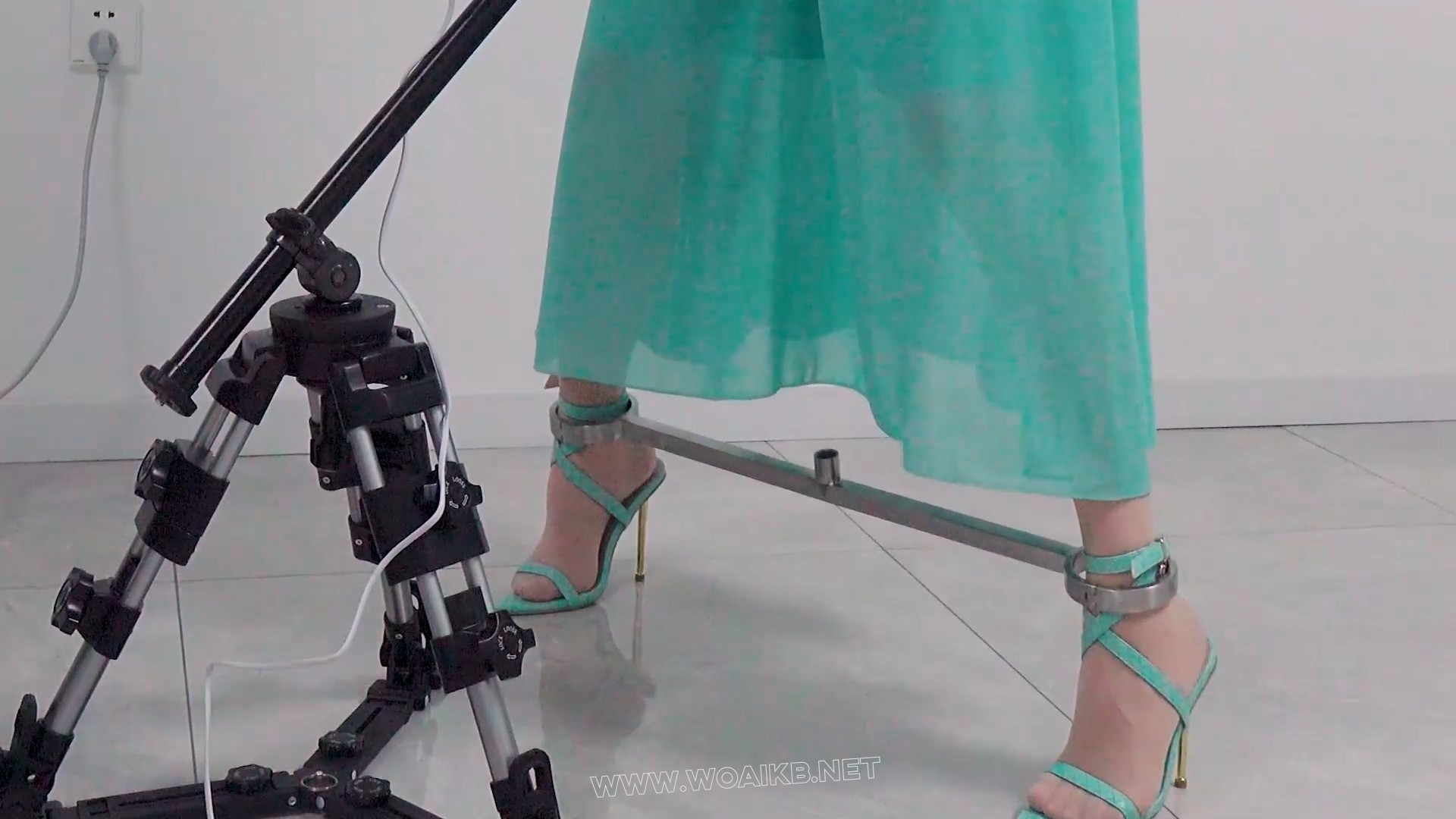 脚镣手铐禁锢绿裙肉丝绿凉高+金属GS、电动BB、无线TD与跑步机 预览图 16