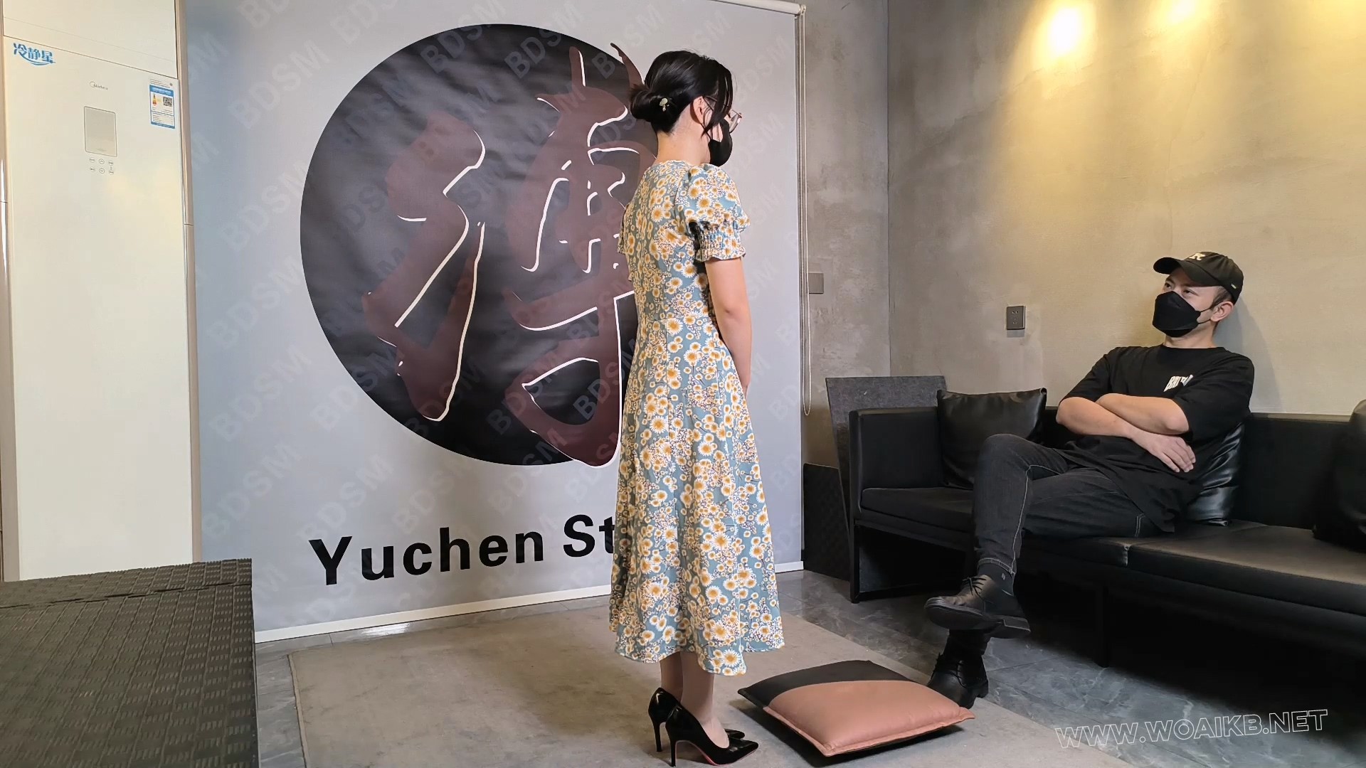 桃色陷阱 反差母狗 捆绑调教 强高羞辱 口舌侍奉 吞吞吐吐 吊打拷问 羞辱玩弄 四眼... 预览图 1
