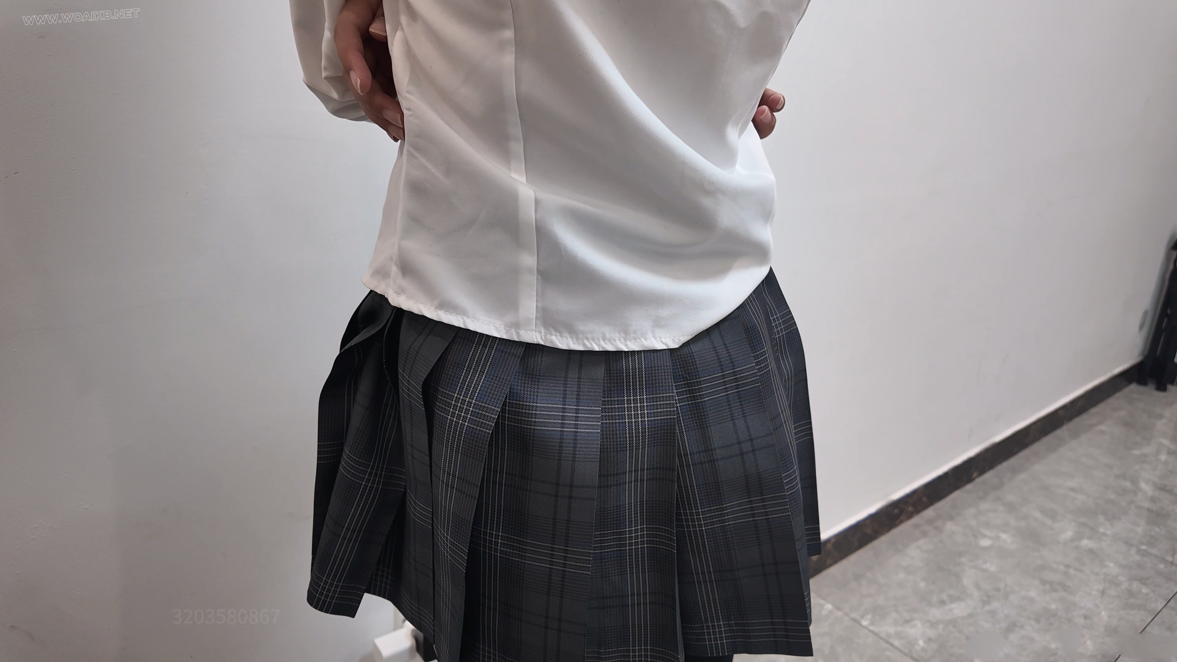 新人少萝妹子霜喵 捆绑户外震动假Y具调教 悦耳萝莉音耳边姣川 对话声音都颤抖了 专…