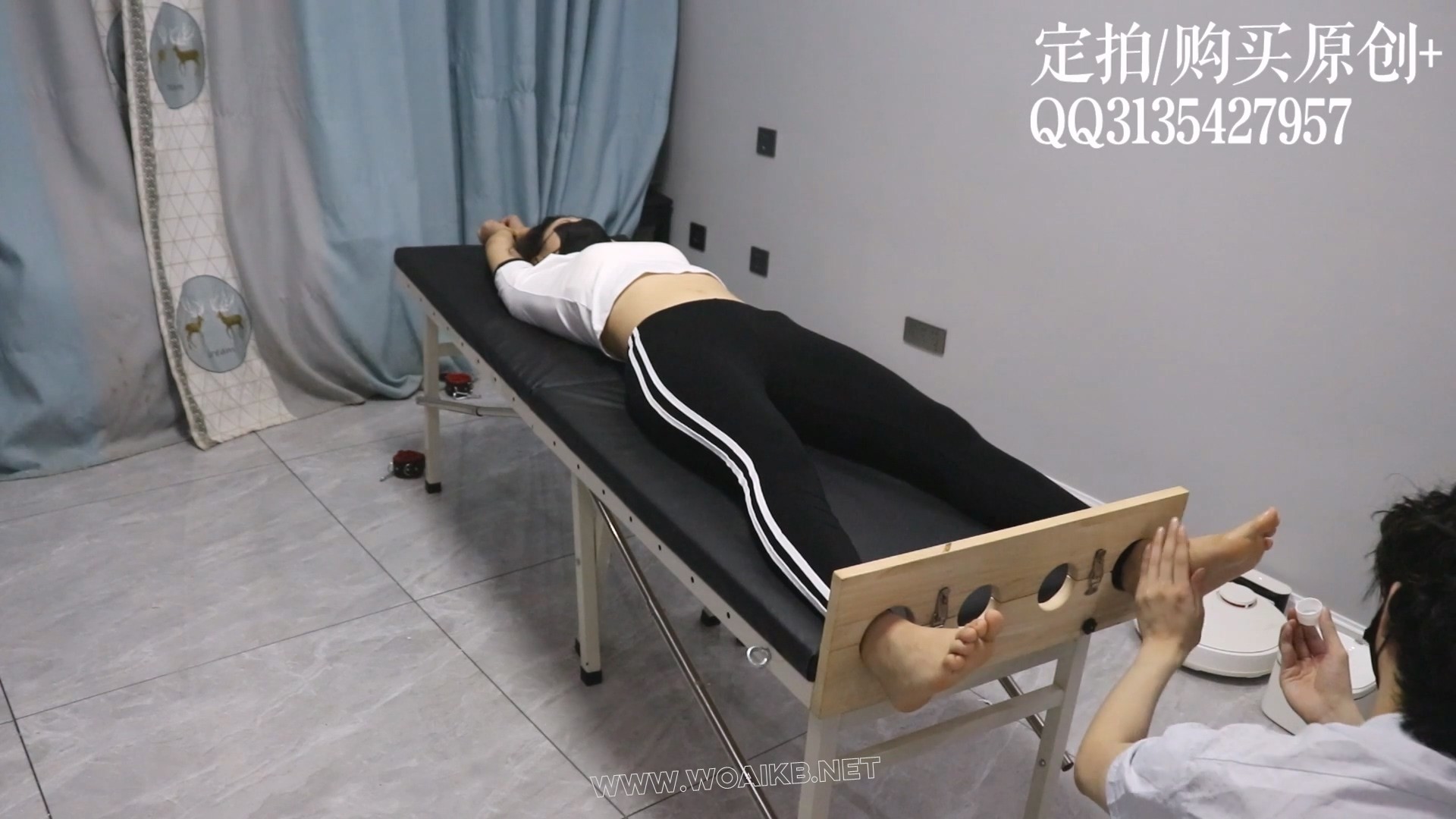 刑床驾驶员2！超级超级怕痒模特糖糖的第二部TK片~超怕痒运动服少女体验严厉TK，怕... 预览图 14