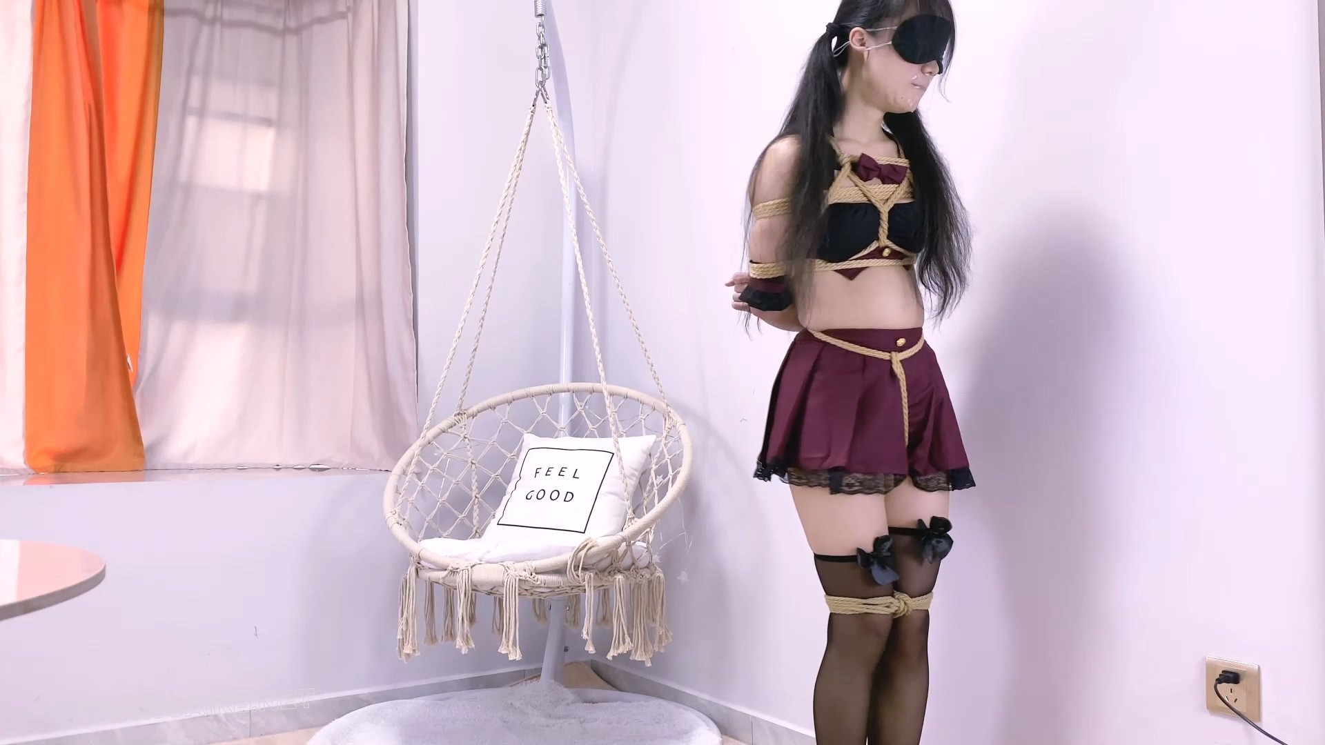 《少女情劫》-客户定拍-第四集-被塞着杨具遥控TD+内裤塞嘴再胶布封嘴+日式紧缚+胸... 预览图 5