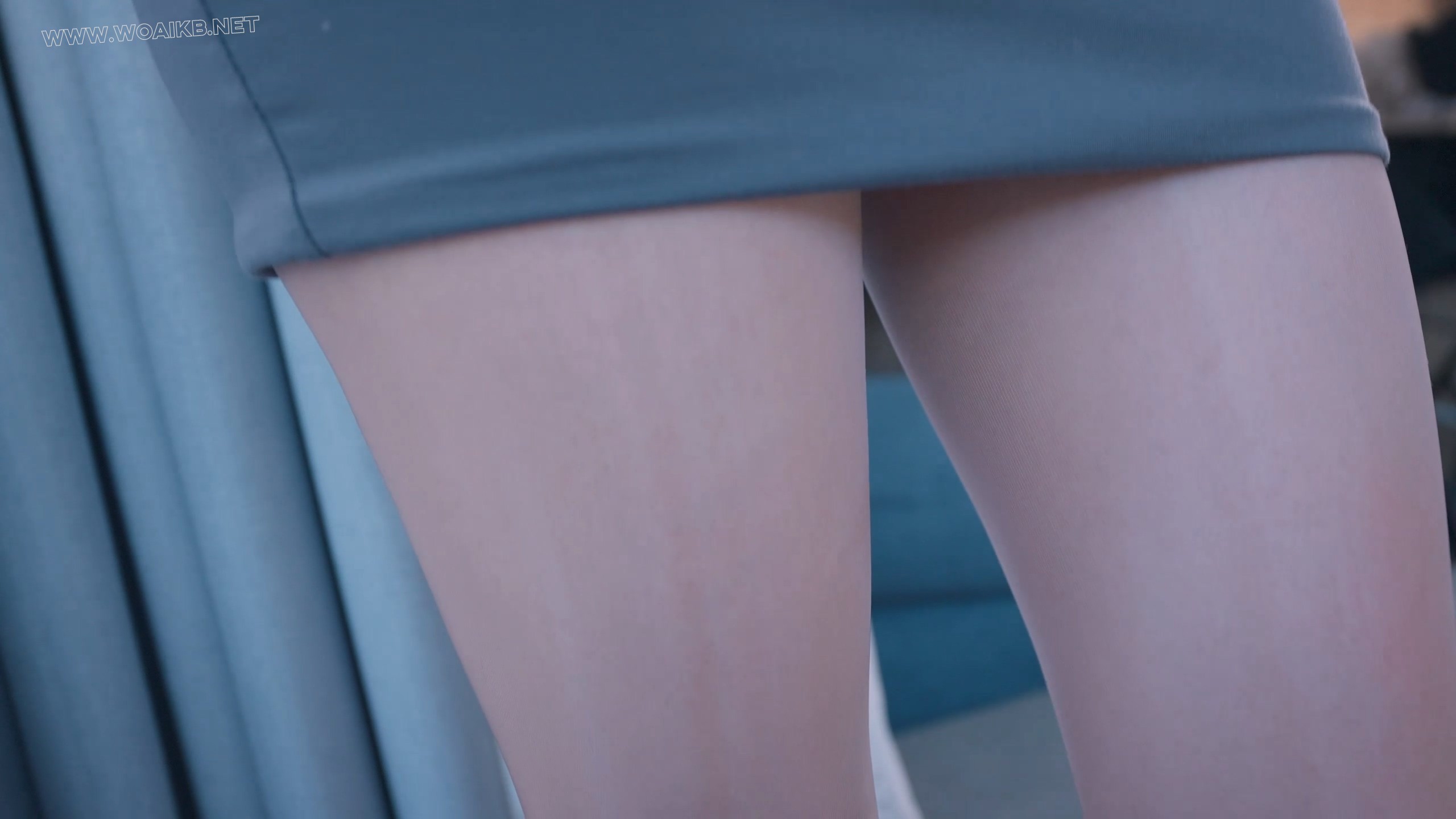 字幕版《OL的游戏》 指导下属工作一直偷看我的大腿和足，还偷看绳艺视频，我答应只... 预览图 2