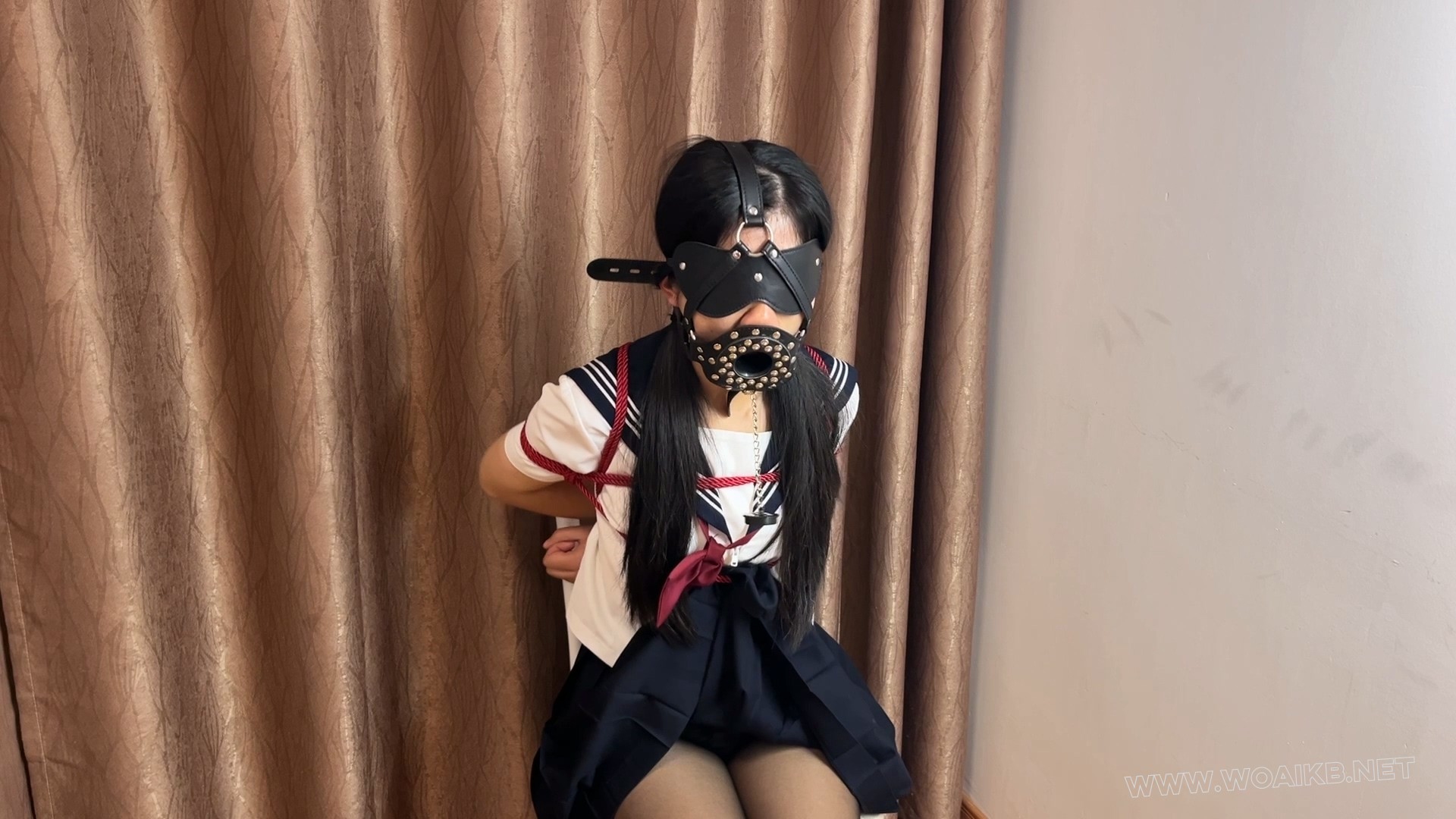 【邻家学妹之楼道惊魂-上集】What？！！楼道里面怎么会有一个黑丝JK学妹？不仅被捆... 预览图 4