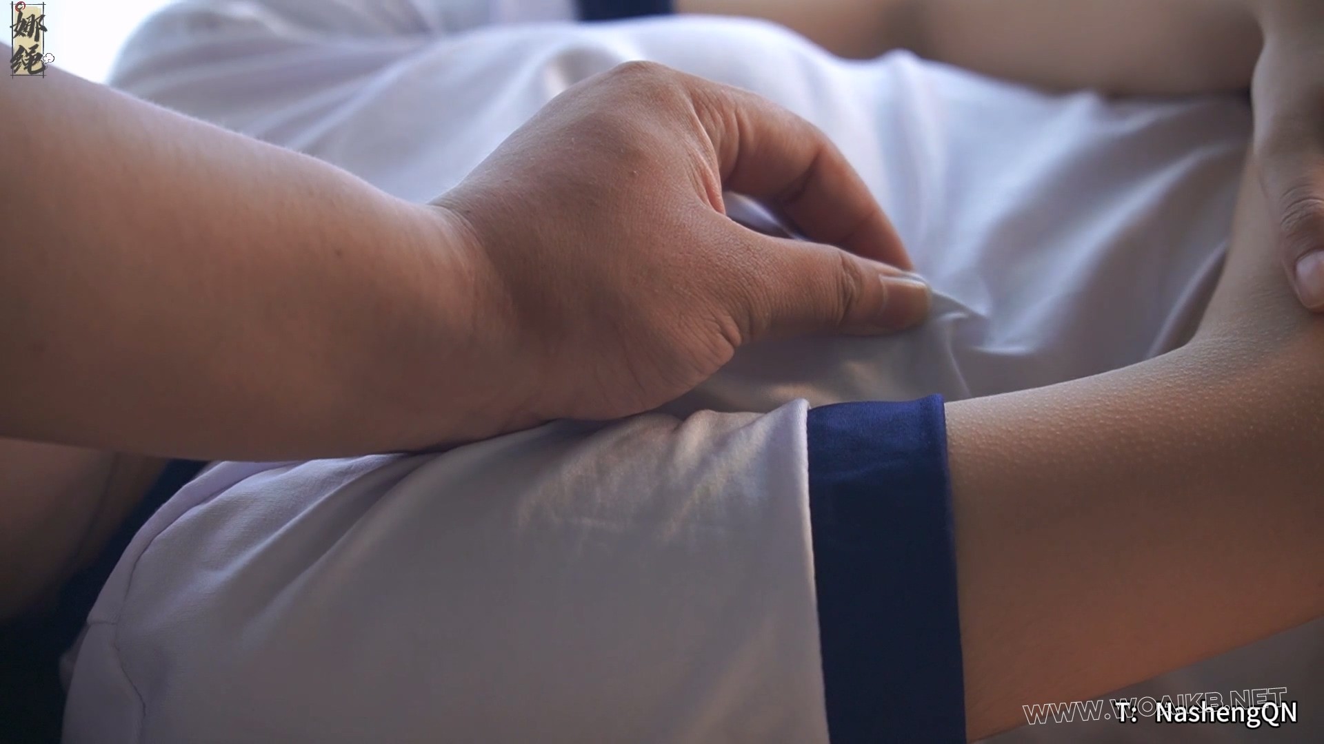 连体铐全身挣扎+铁笼铁链绑缚 预览图 2