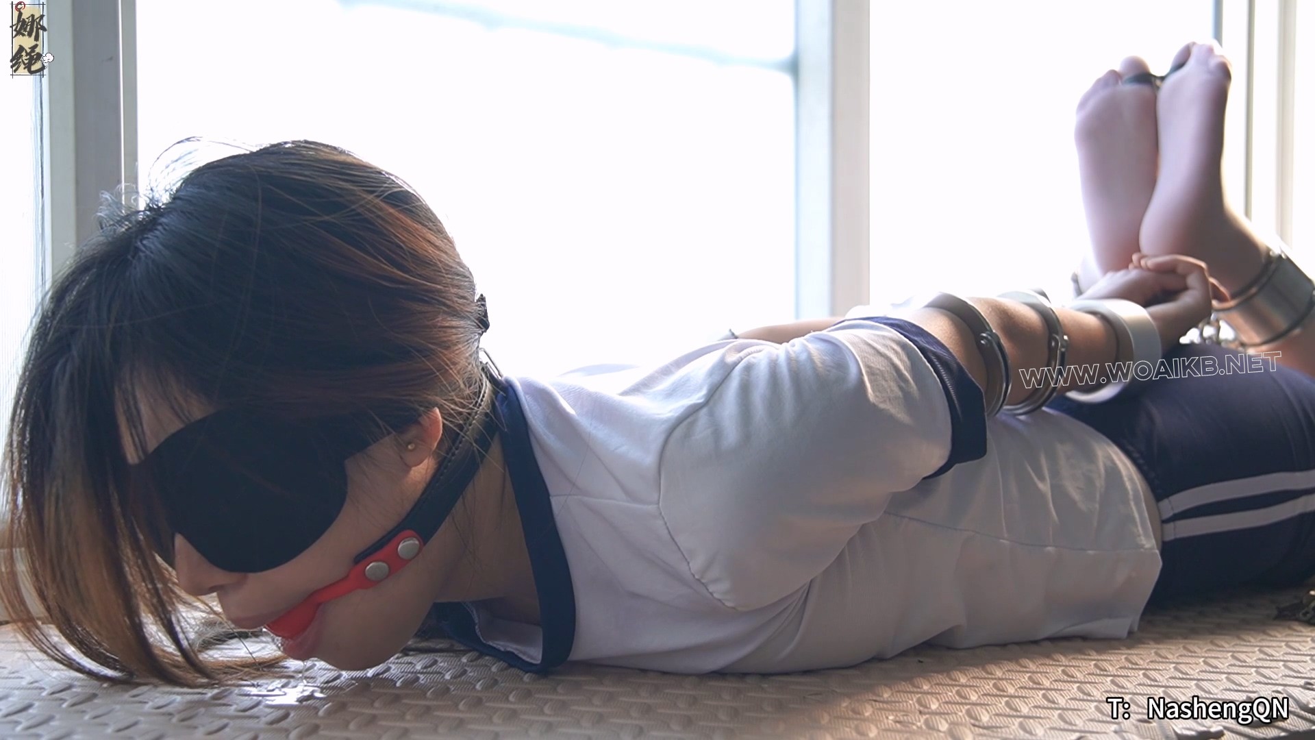 连体铐全身挣扎+铁笼铁链绑缚 预览图 9