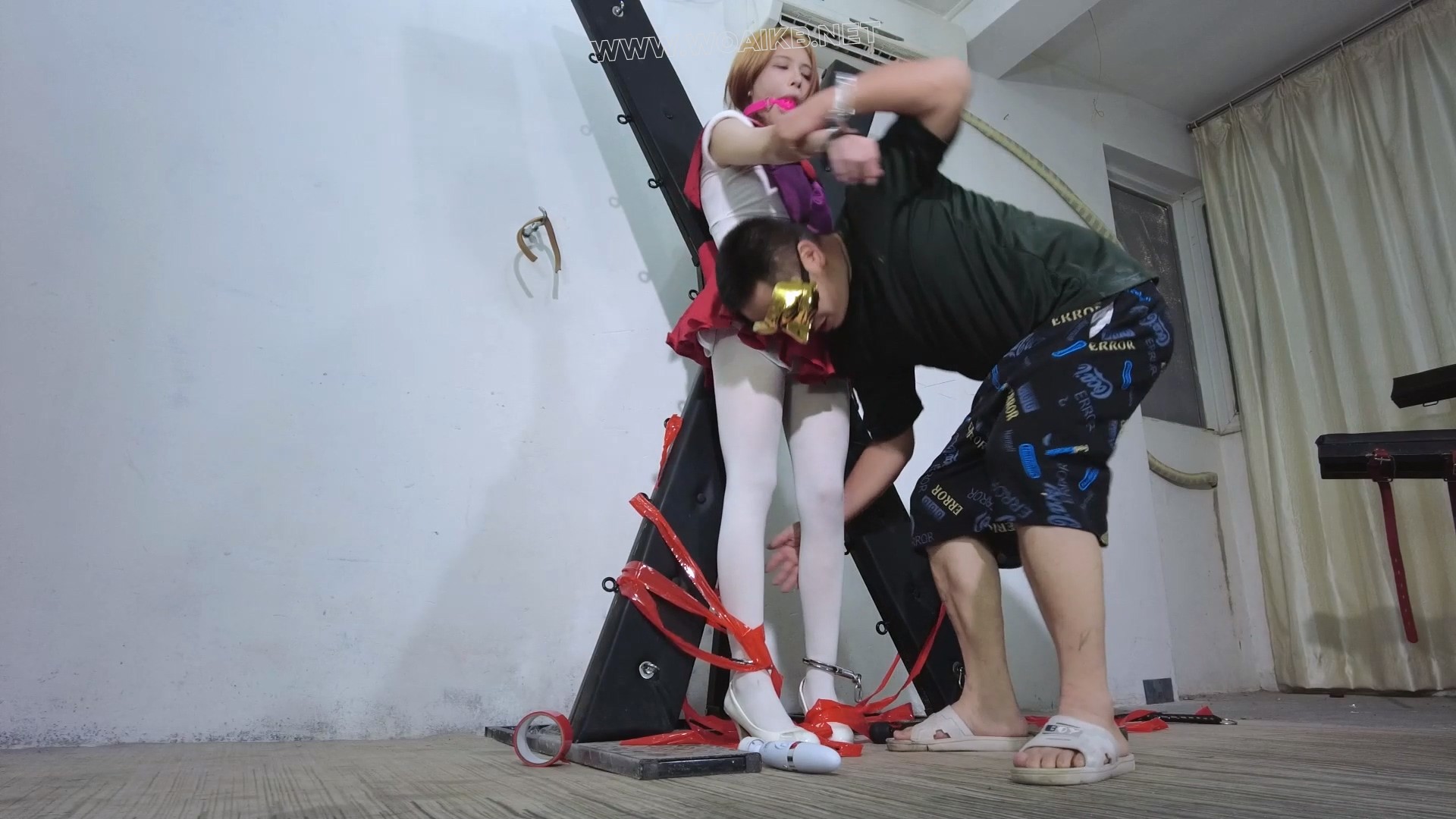 cos美少女战士！落入反派的美少女战士被残忍的羞辱折磨！棒棒强震手指入体强高！鞭... 预览图 22