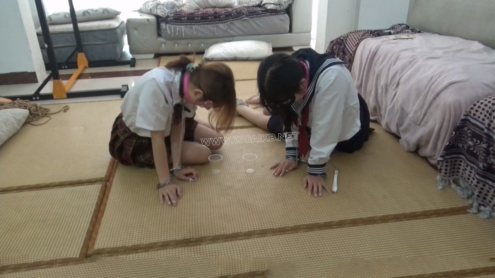 【玉箫】【琳媚】爱缚姐妹日常家访【下】 被老师发现秘密 带TD手铐爬行TJ 口水收集... 预览图 9