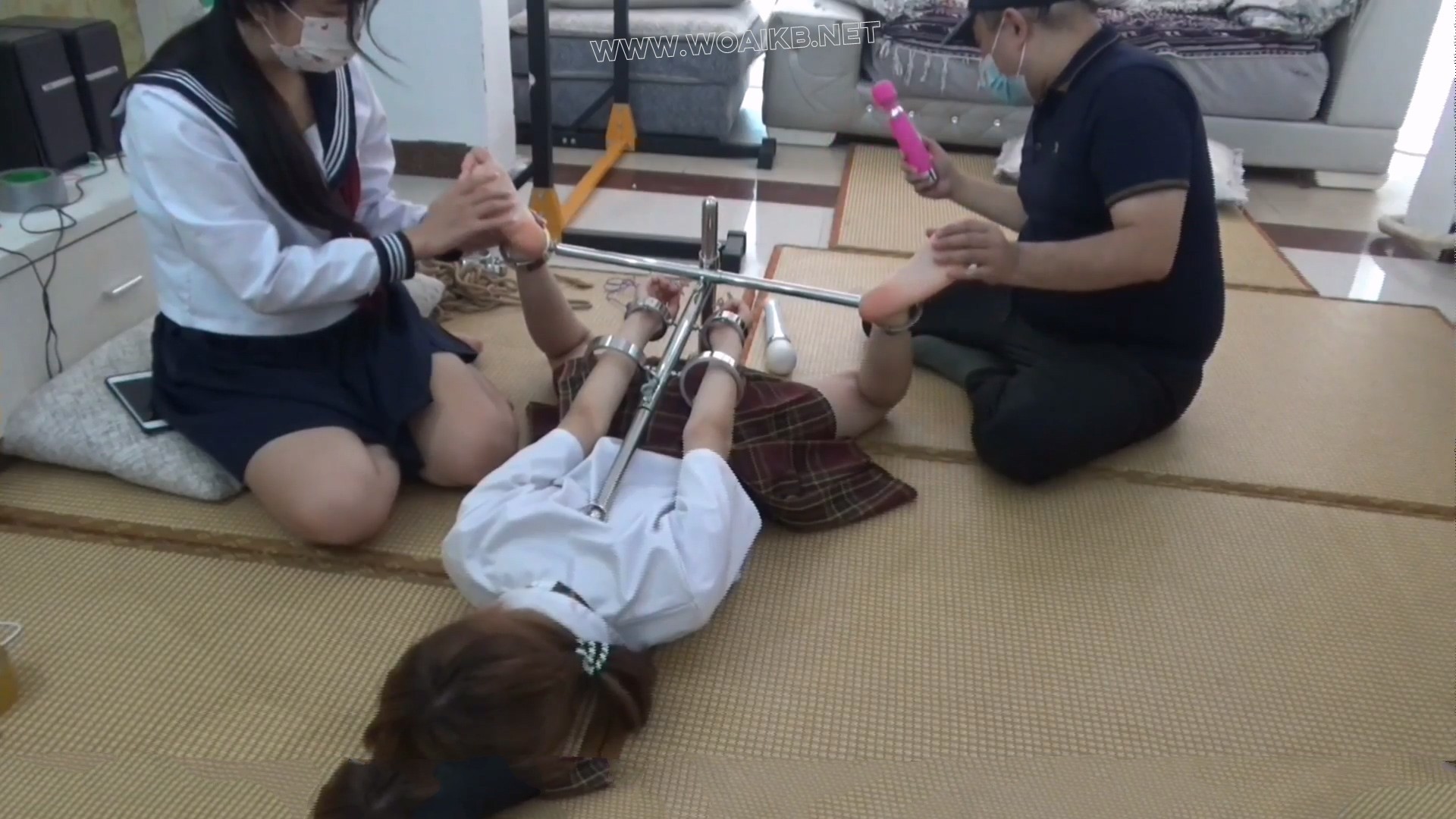 【玉箫】【琳媚】爱缚姐妹日常家访【下】 被老师发现秘密 带TD手铐爬行TJ 口水收集... 预览图 11