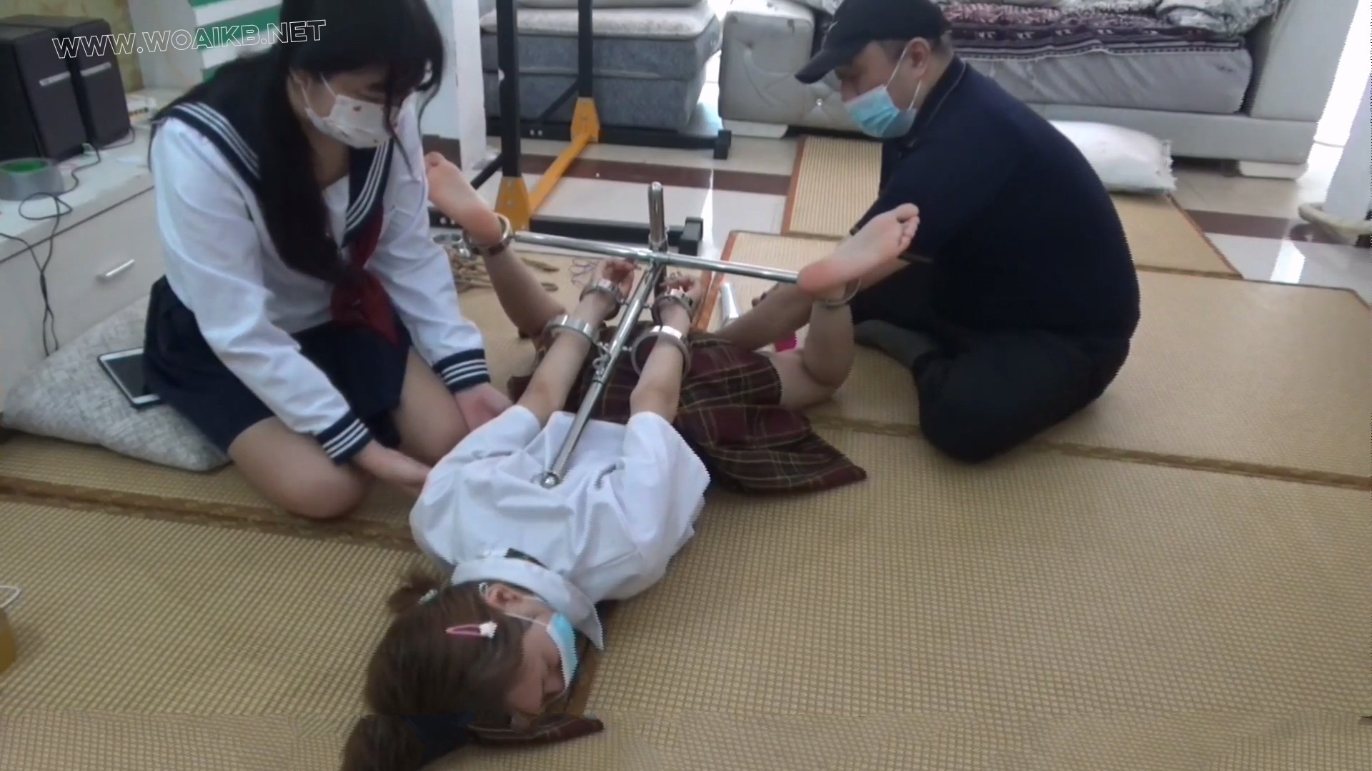 【玉箫】【琳媚】爱缚姐妹日常家访【下】 被老师发现秘密 带TD手铐爬行TJ 口水收集... 预览图 17