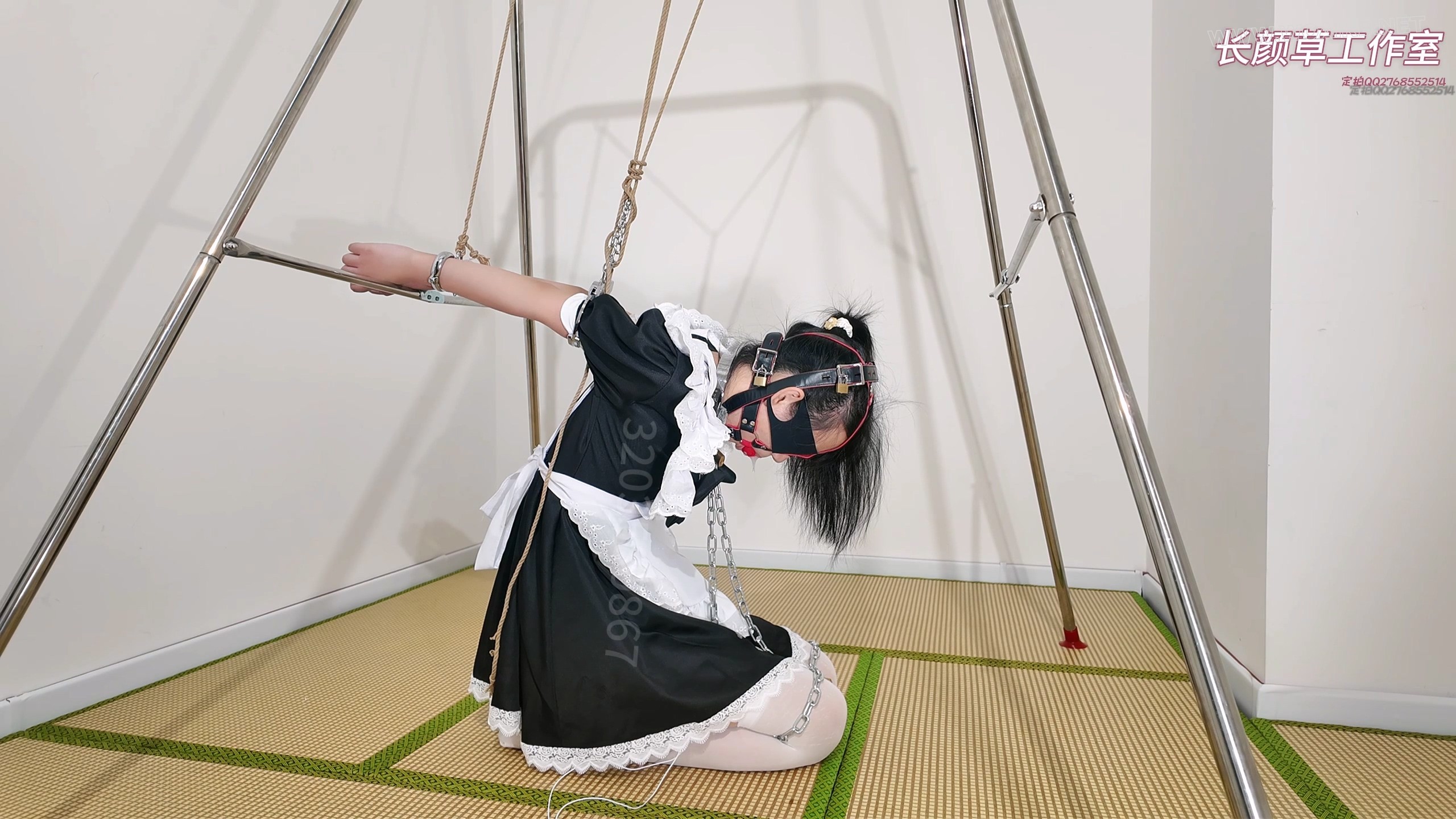 霜喵3小时囚禁调教加公厕调教上集 电击 小玩具爽的全身抽搐 镣铐 封耳 口球 蒙眼 ... 预览图 12