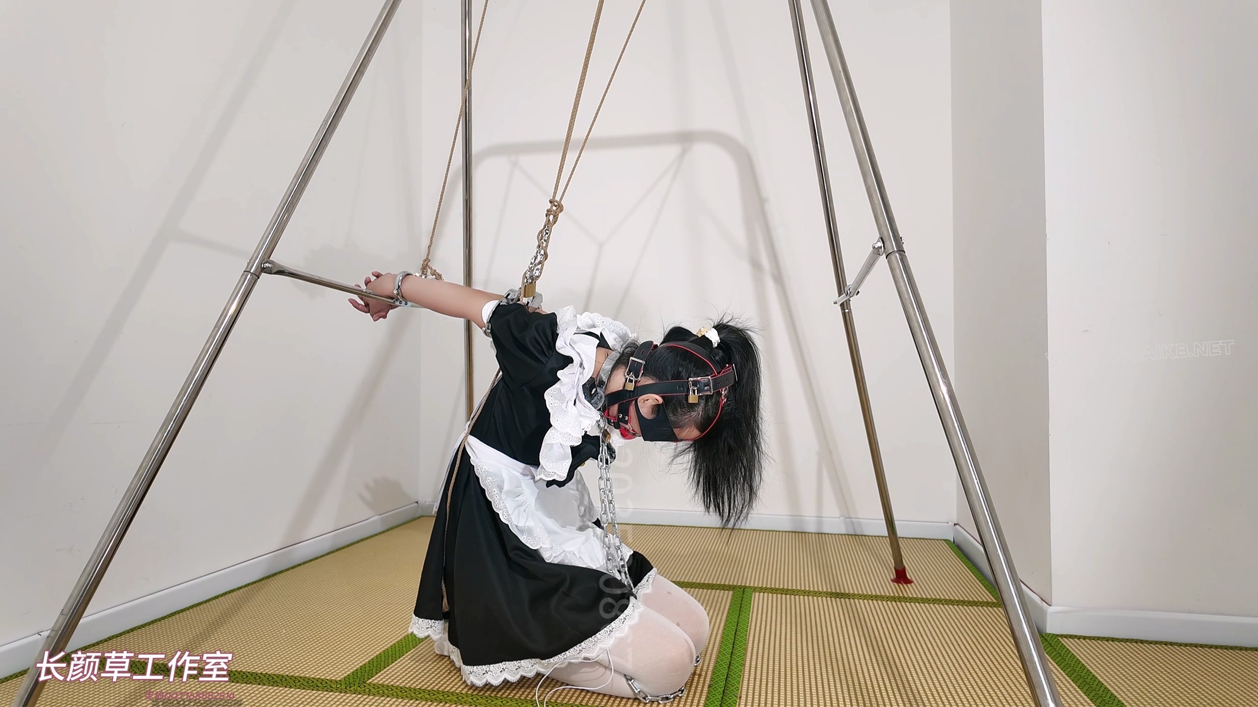 霜喵3小时囚禁调教加公厕调教上集 电击 小玩具爽的全身抽搐 镣铐 封耳 口球 蒙眼 ... 预览图 18