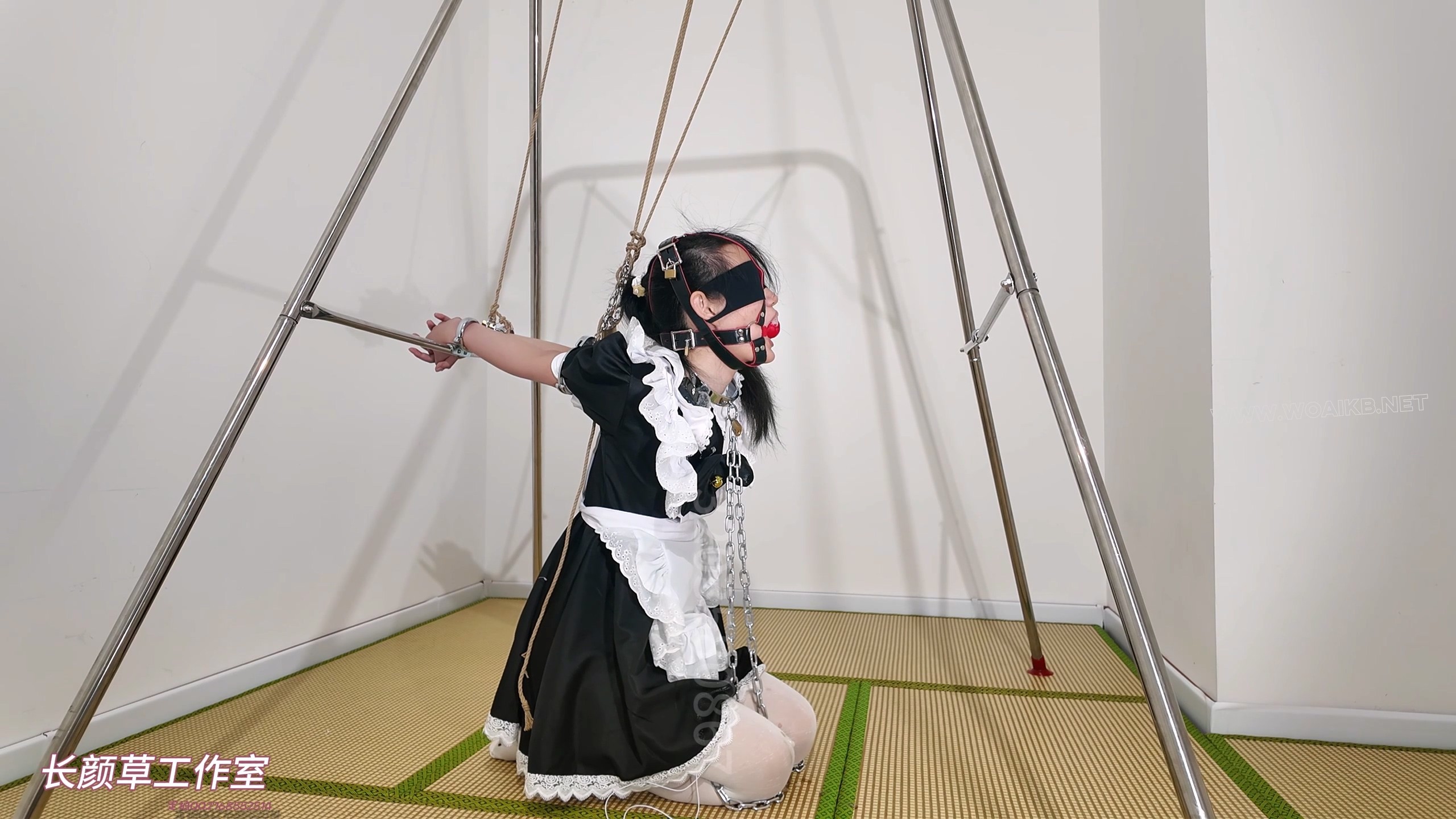 霜喵3小时囚禁调教加公厕调教上集 电击 小玩具爽的全身抽搐 镣铐 封耳 口球 蒙眼 ... 预览图 19