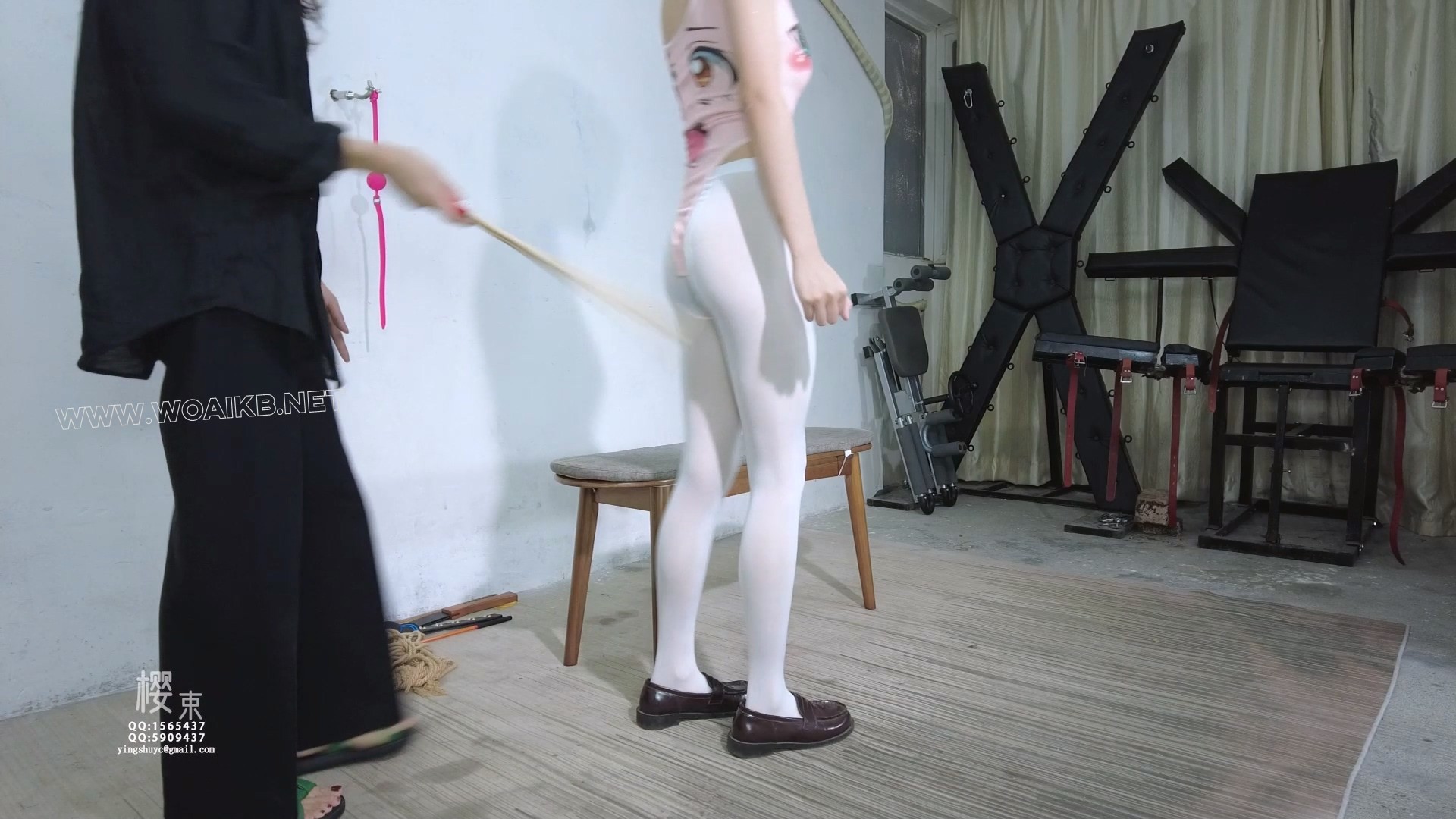 内空死库水白丝SP屁屁和脚心！棒棒跳蛋刺激强G！狂挠腋下挣扎求饶喘不上气！  《叛…