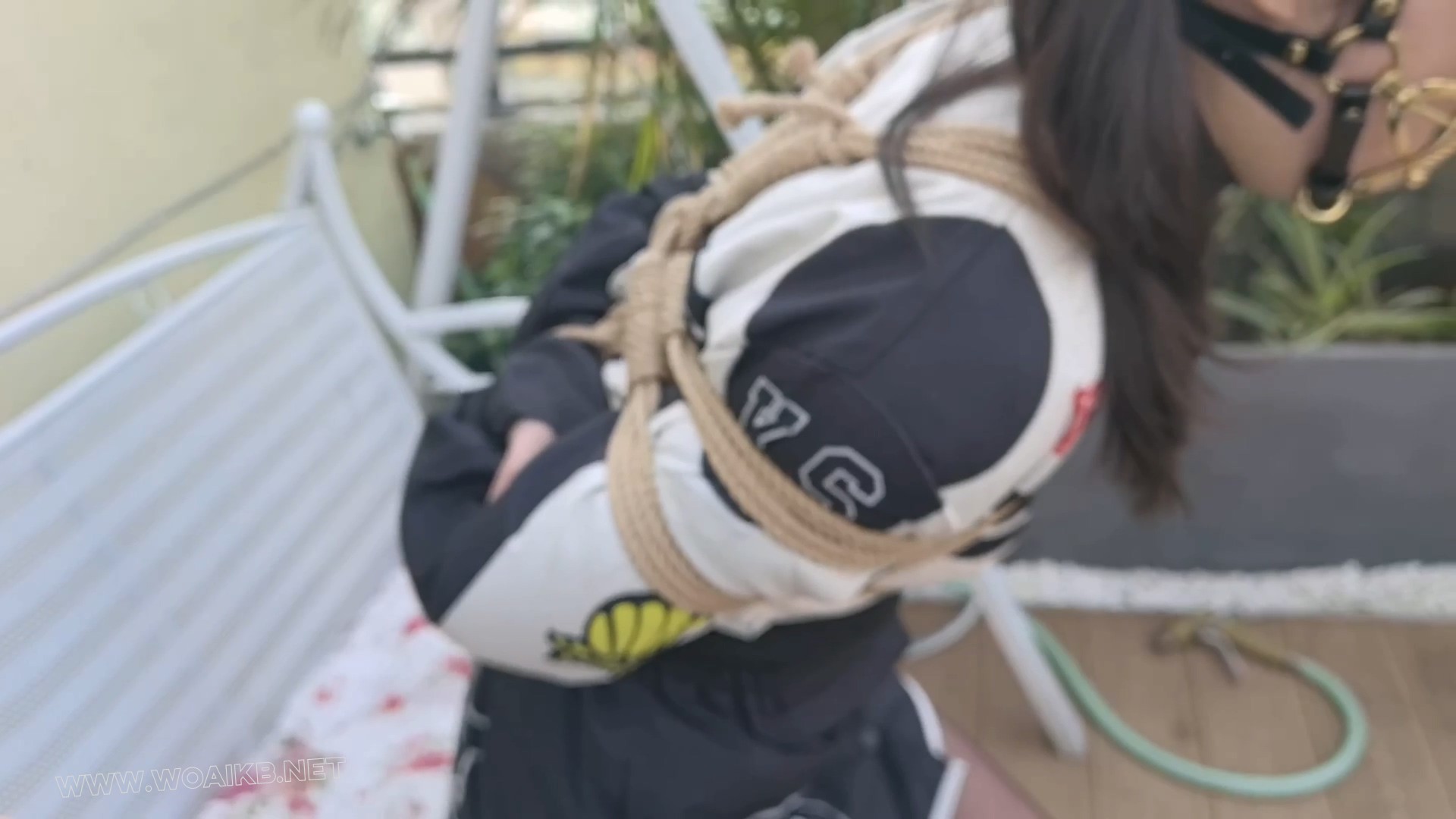 【FXX-SM-攸姬】约拍黑丝攸姬 无内体验内置震动 分析强糕不同 开口器释放口水 电击... 预览图 2