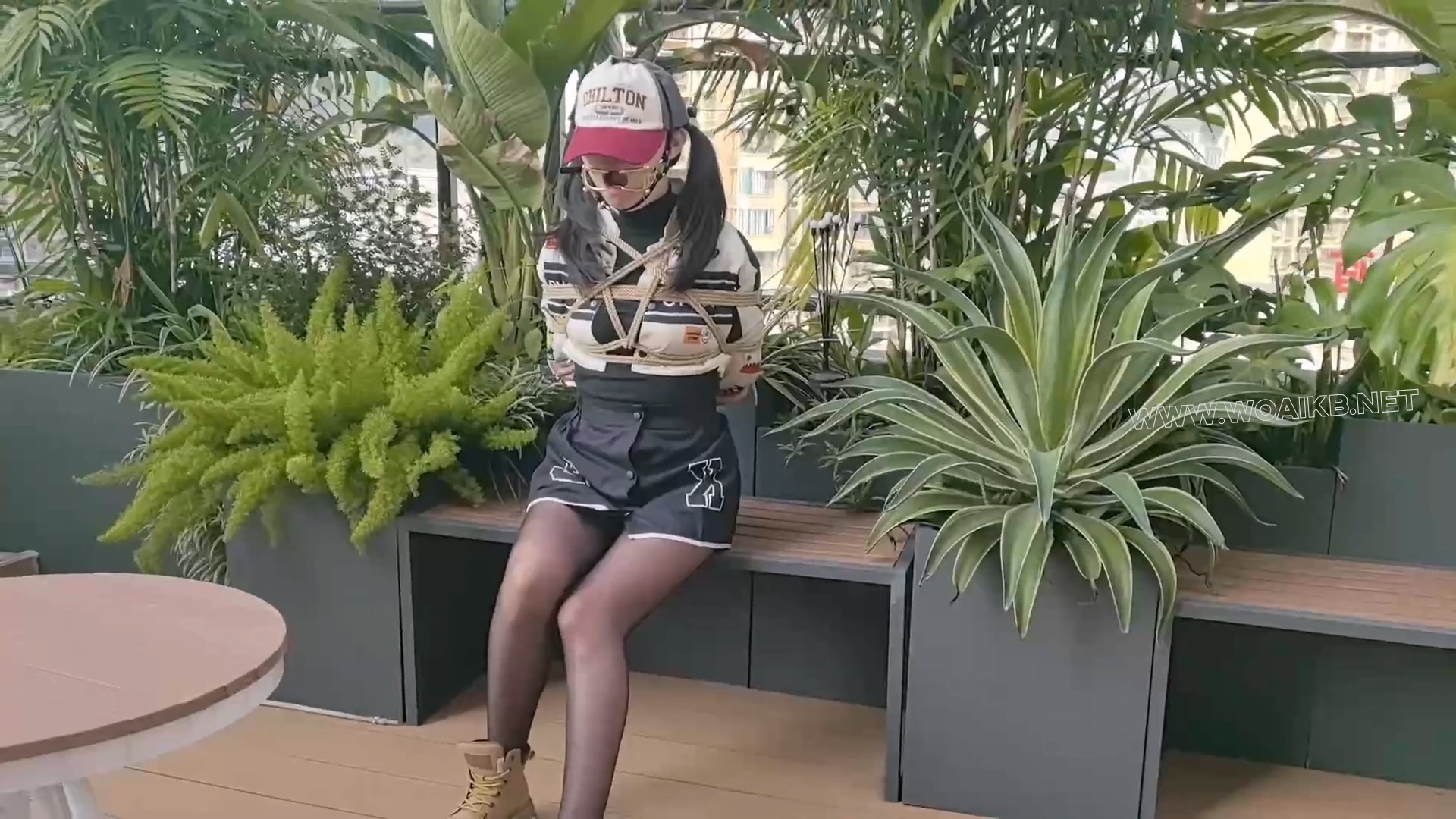 【FXX-SM-攸姬】约拍黑丝攸姬 无内体验内置震动 分析强糕不同 开口器释放口水 电击...