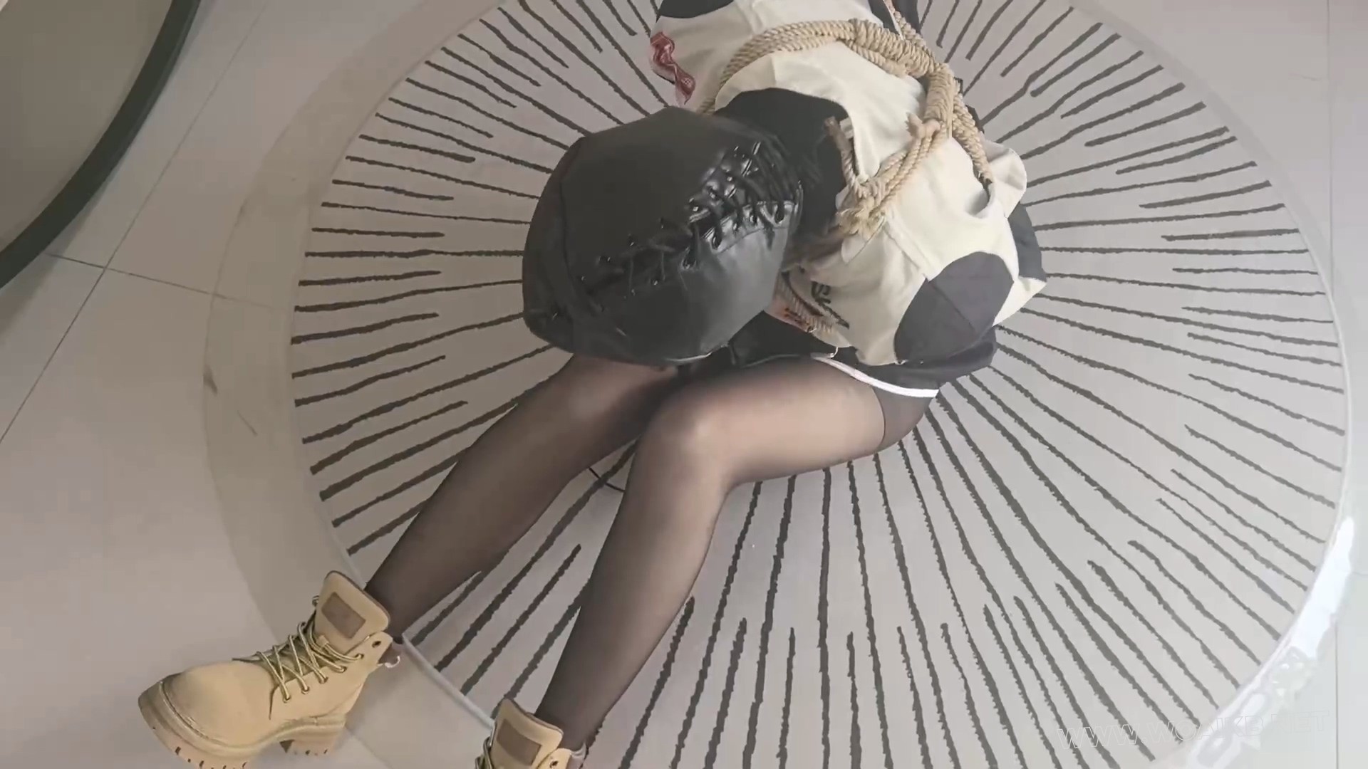 【FXX-SM-攸姬】约拍黑丝攸姬 无内体验内置震动 分析强糕不同 开口器释放口水 电击... 预览图 22