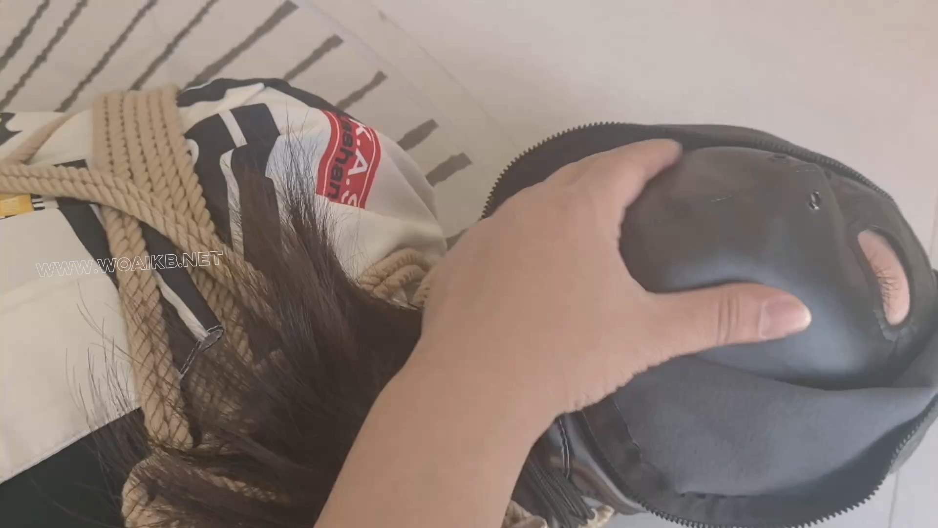 【FXX-SM-攸姬】约拍黑丝攸姬 无内体验内置震动 分析强糕不同 开口器释放口水 电击... 预览图 28