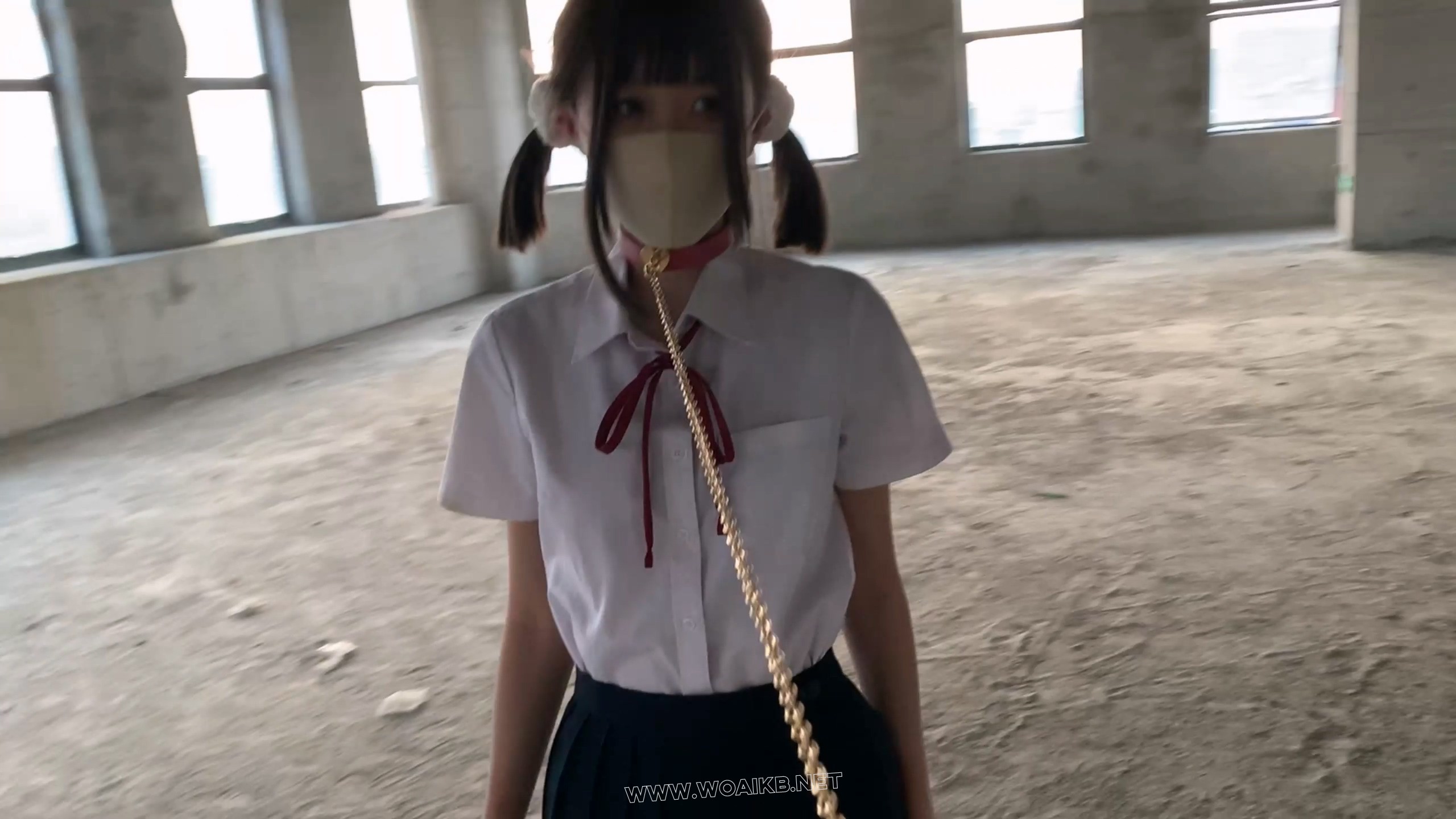 【尤美加奈】废墟最终章！双马尾白丝JK被羞耻调教 窗边调教+独自放置+郊狼+蒙眼堵... 预览图 17