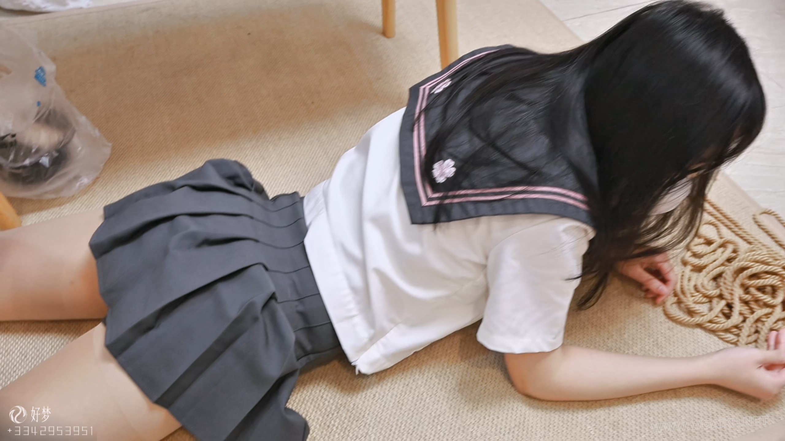 《幻想被绑的女孩-1》JK变装黑色包臀裙，反差，清纯萝莉背后的一面，撕扯丝袜，强... 预览图 25