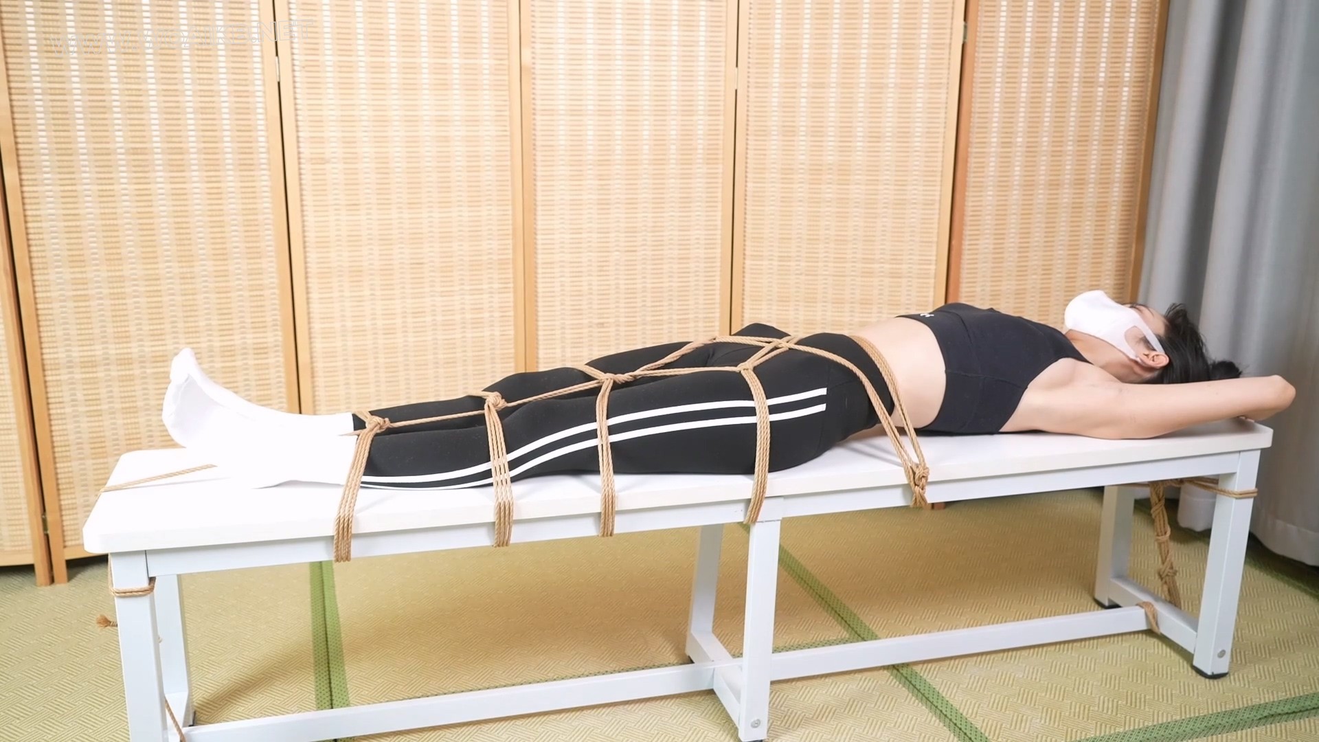 嗷嗷-瑜伽运动服，憋尿，直到失禁的tk方法！1H