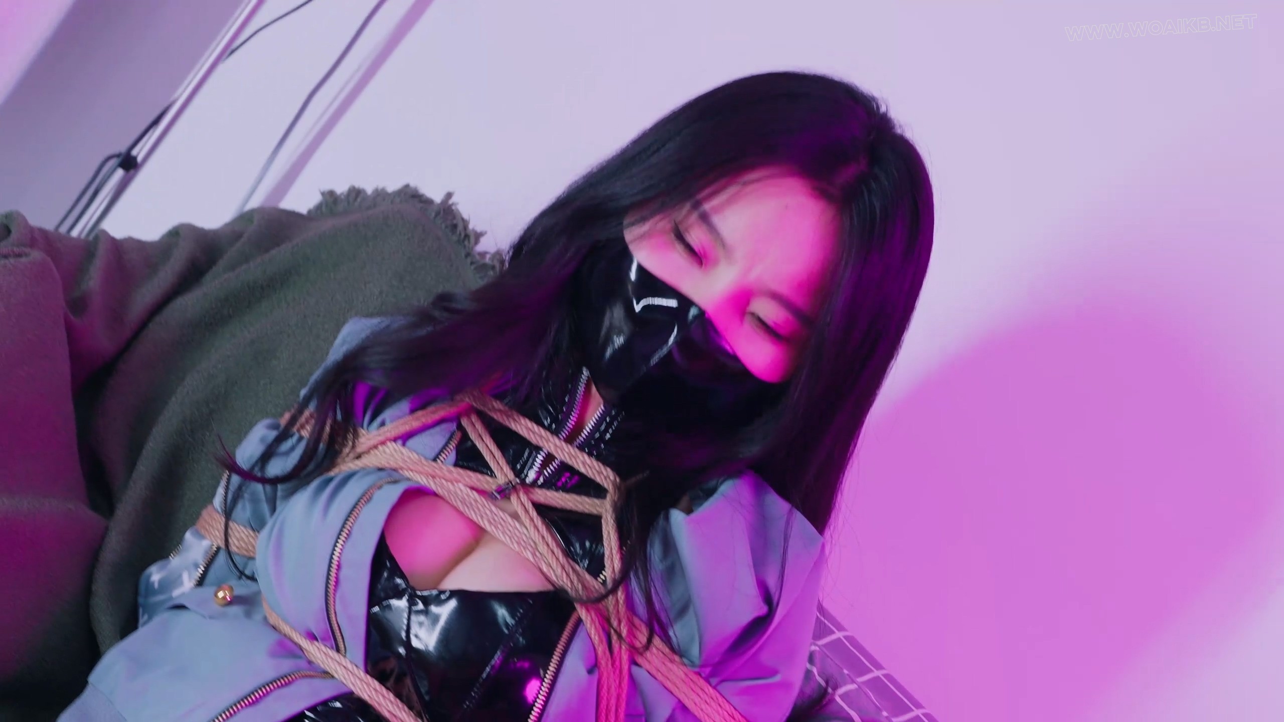 【悠米】美女模特前段时间去体验了一些游戏，现在身体敏感程度已开发到100%，欢迎…