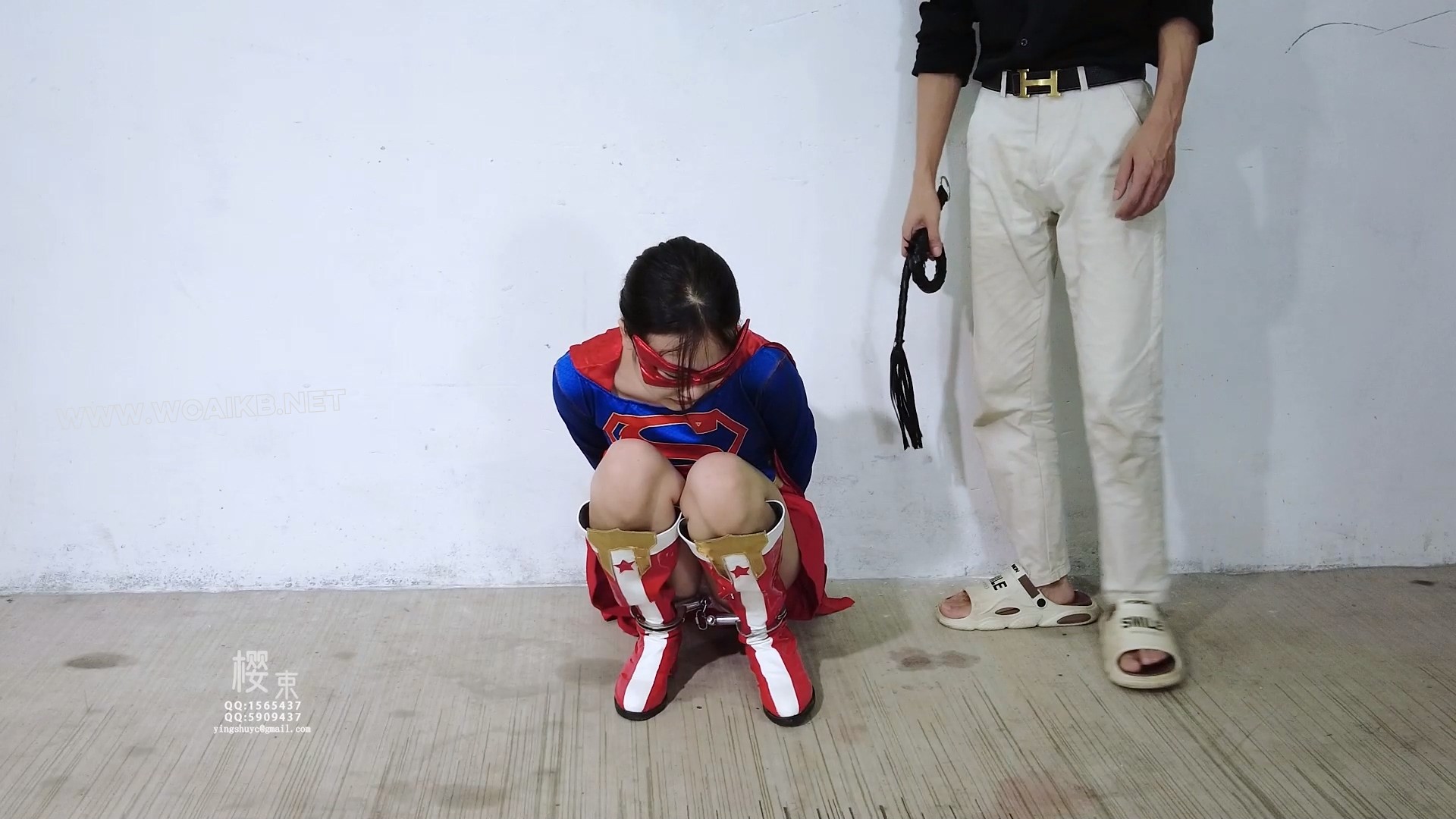 COS女超人！K9强制开腿后手直臂吊缚狠狠鞭打折磨！双棒大力输出多次羞耻强G！口球…
