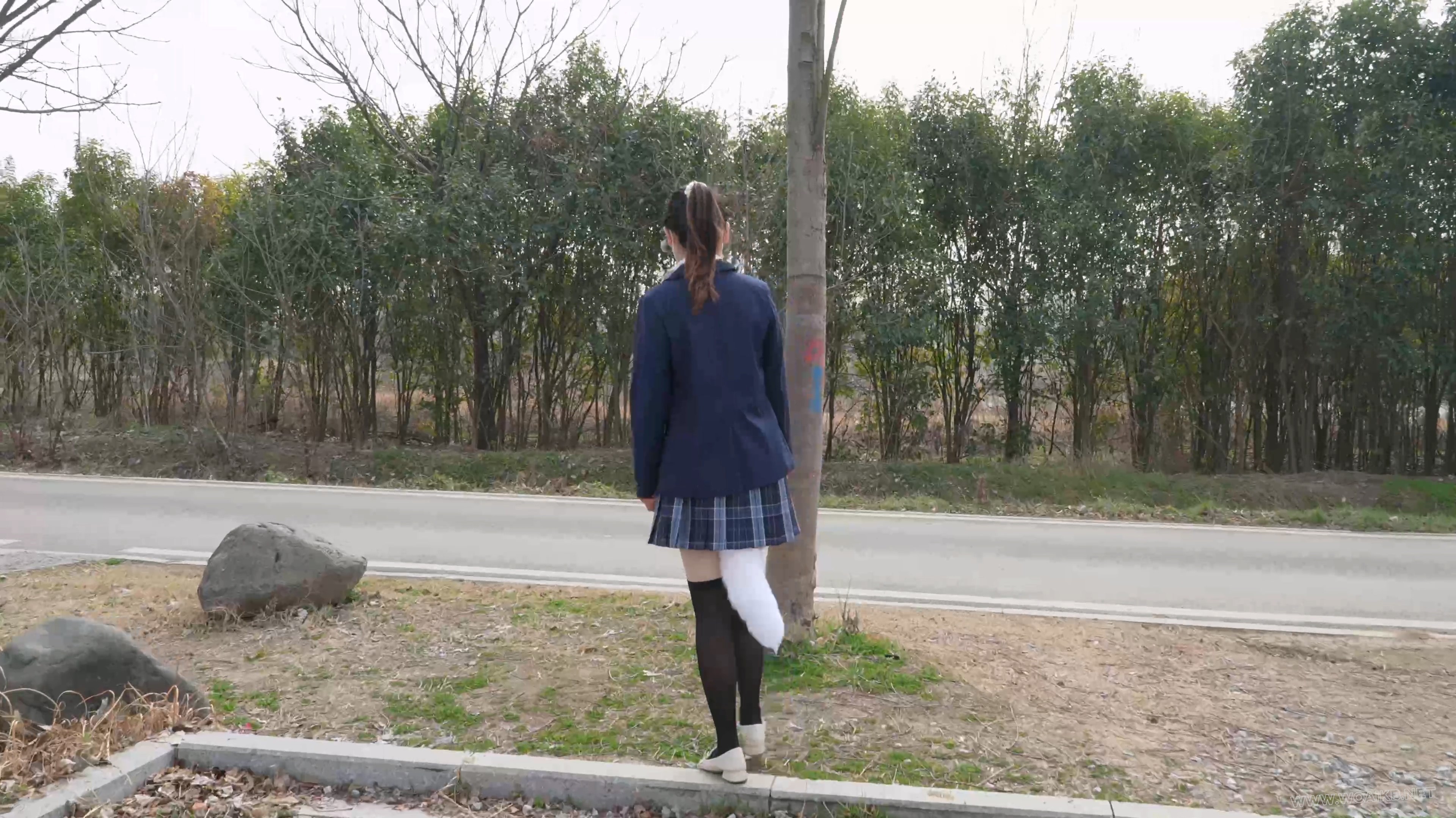 羞死人的一次户外：JK+肛塞尾巴+TD景区人前游玩小卖部购物