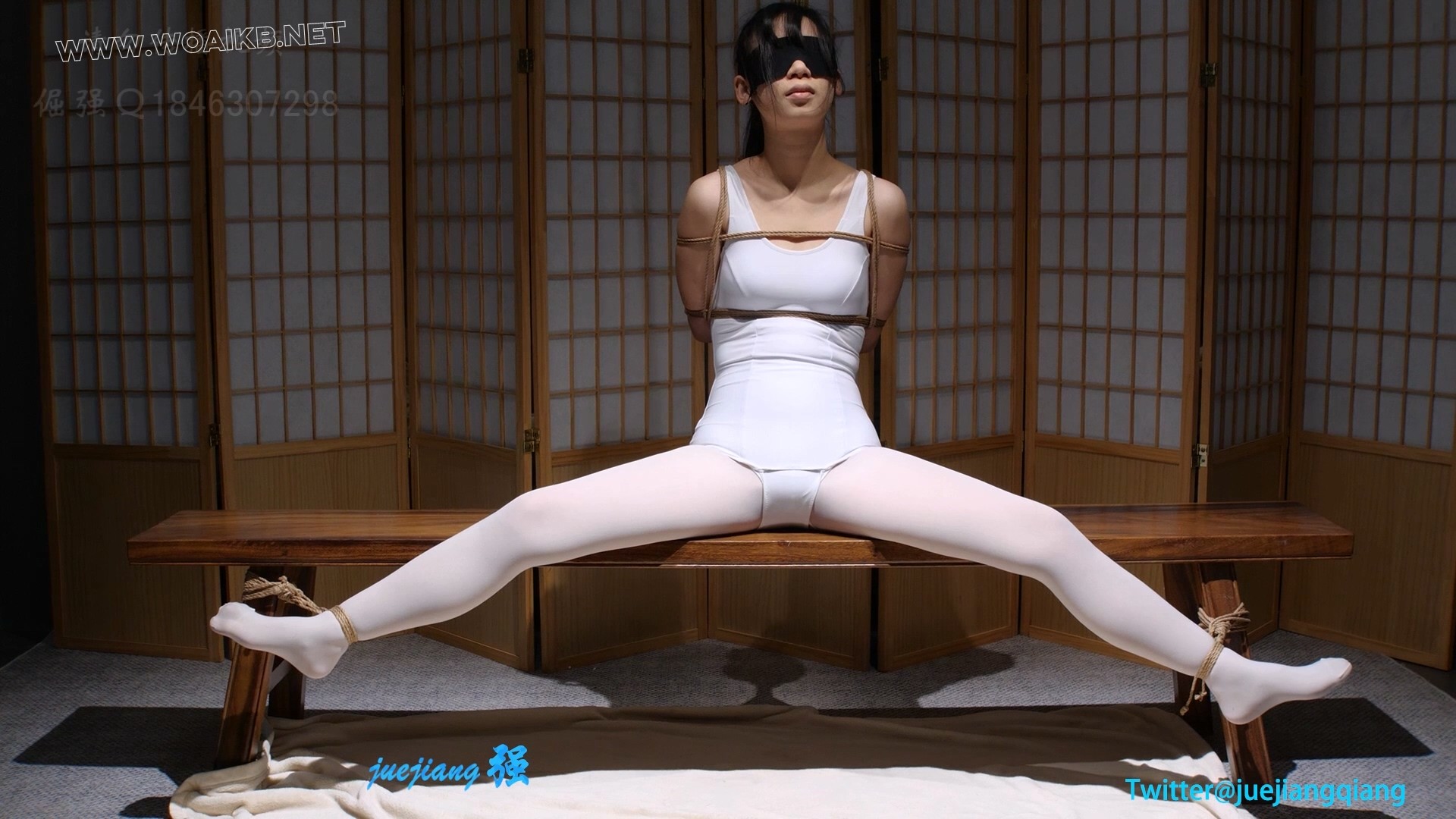 小羊白泳衣 开腿强制 震震 抽插穿戴炮击塞入