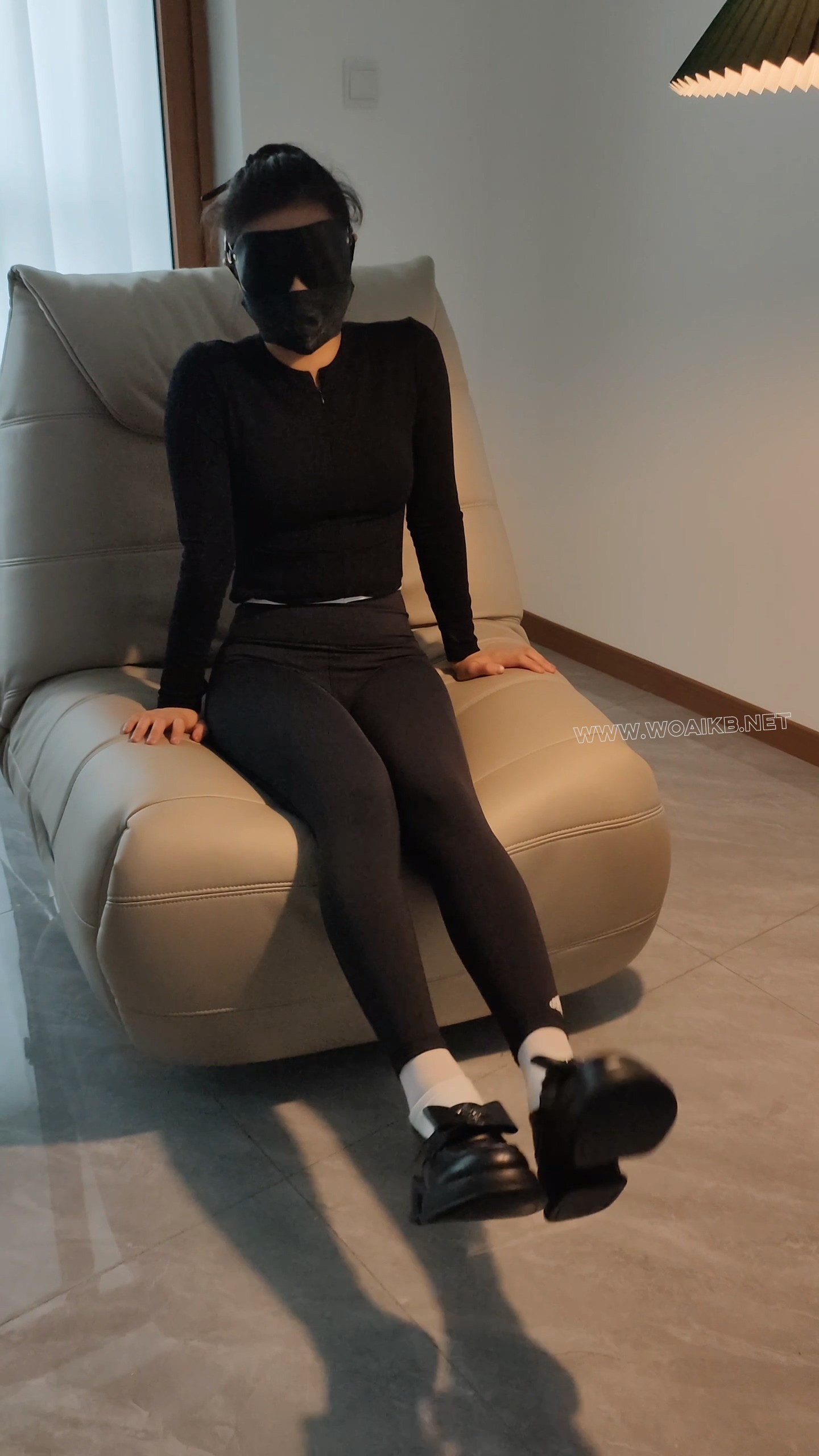 可爱小女m裤里丝拘束，被强制高潮两次