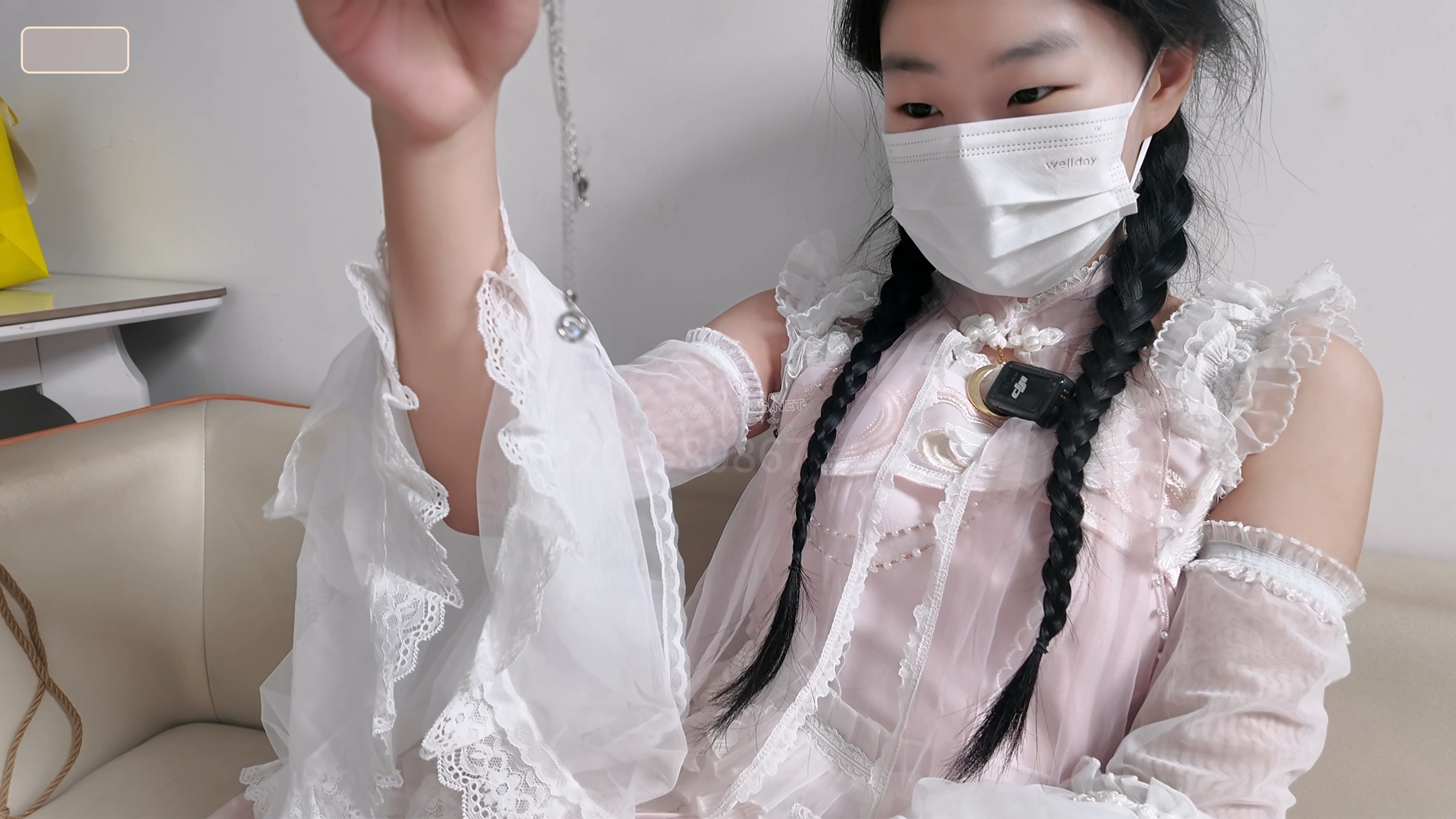 女调女 梦婷霜喵姐妹调教，偷东西被发现姐姐必须要惩罚一下妹妹，双子服装 震动 tk…