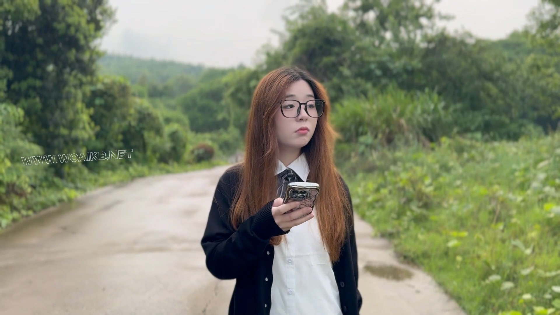 林间小茵捂晕调j玩弄! 罪恶尾随5迷路女大