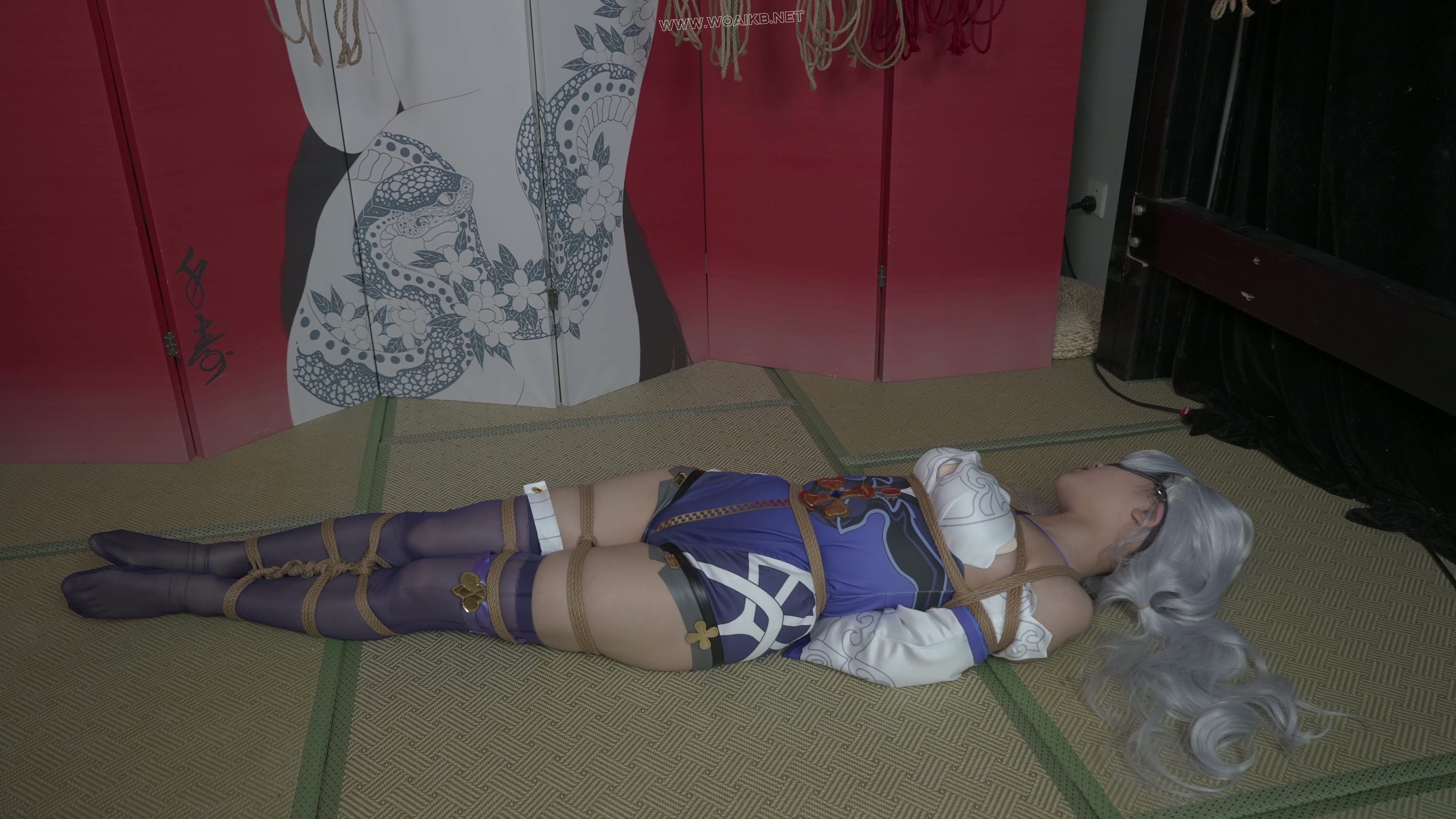 小0-cos德丽莎，驷马，折腿吊缚，失禁