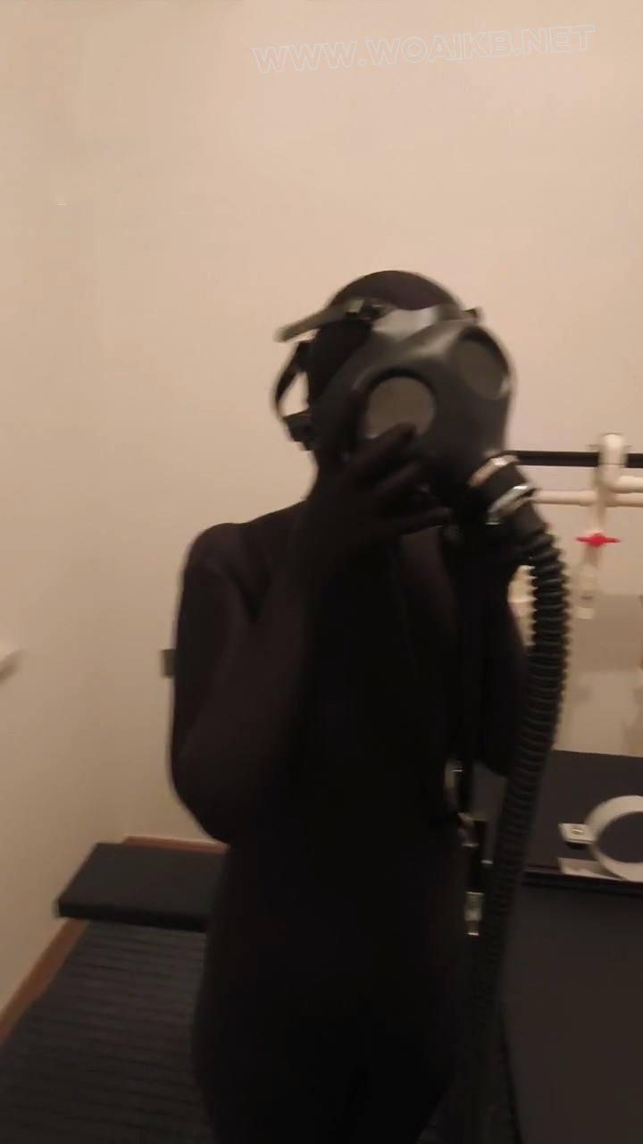 UU体验多功能妇科床并展示厕奴训练成果