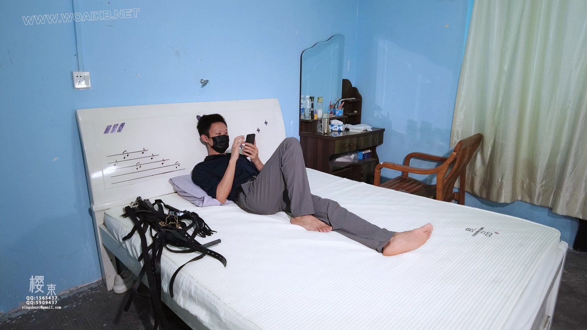 19岁新人李慧性感蕾丝裙加诱人黑丝美腿！鞭打挠痒棒棒羞耻刺激强G！ 《老板的性感…