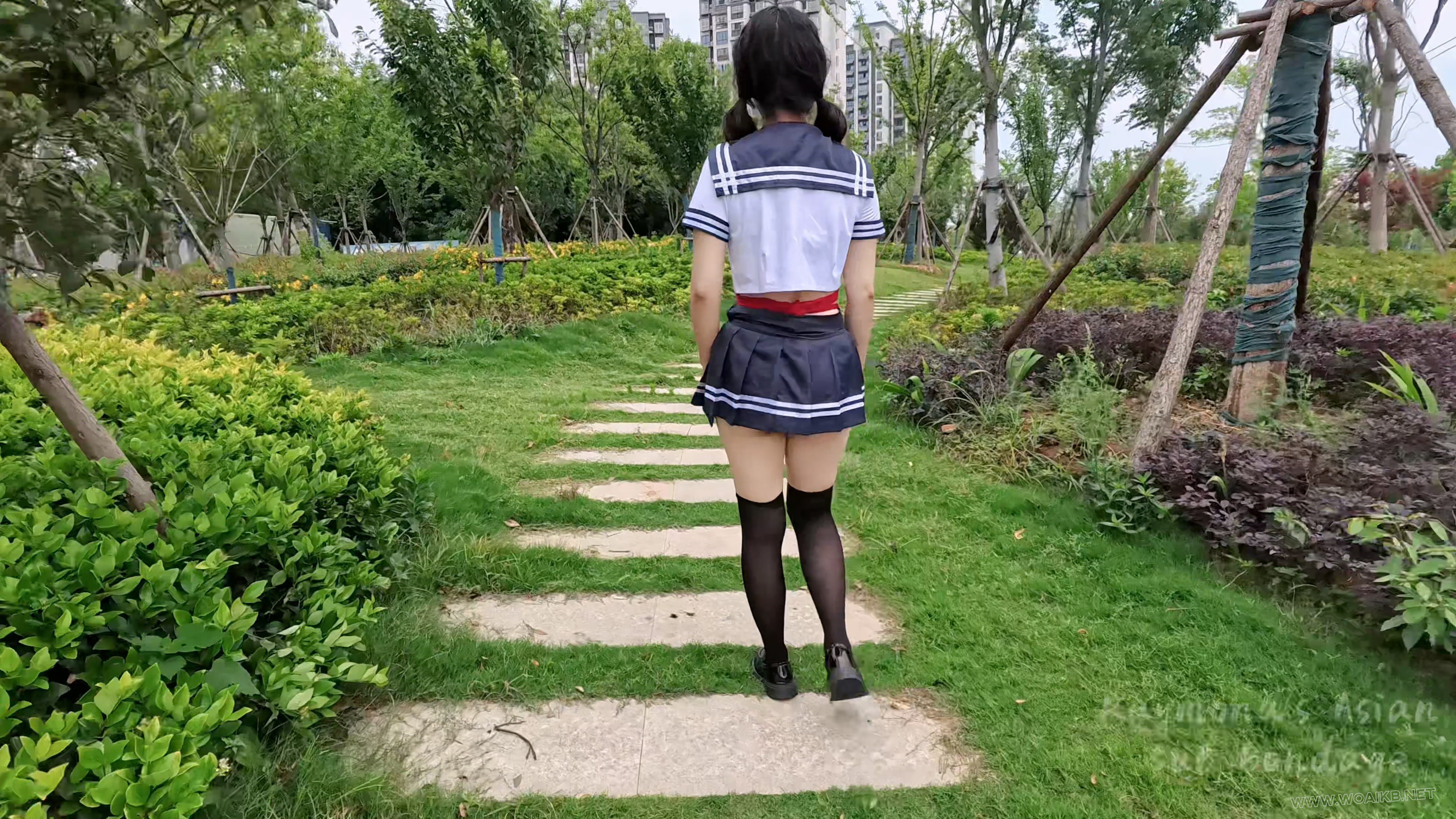 极致的人前羞耻之旅：一整天的多场景的户外羞耻TJ（羞耻着装+绳衣+TD+很多人前的镜…