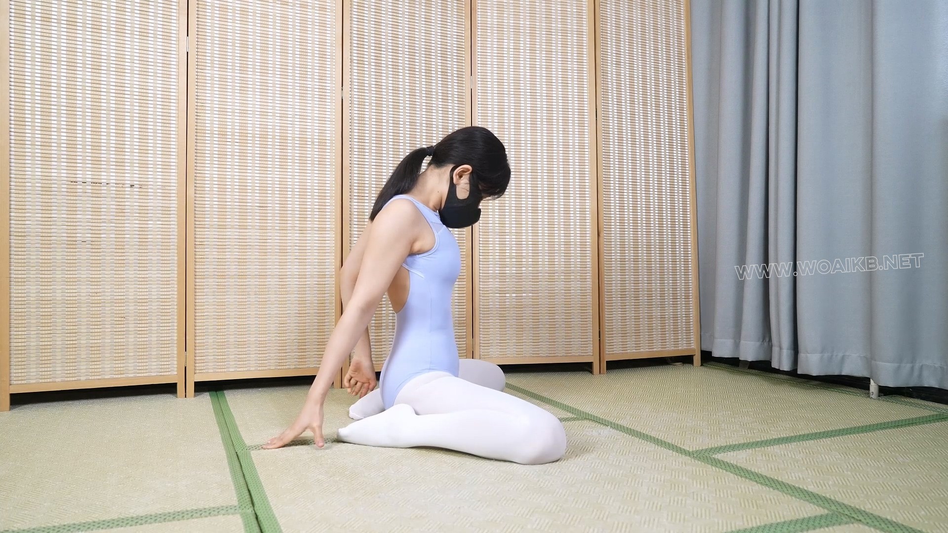 嗷嗷 小0-体操服女生 的特殊 训练方法 ！